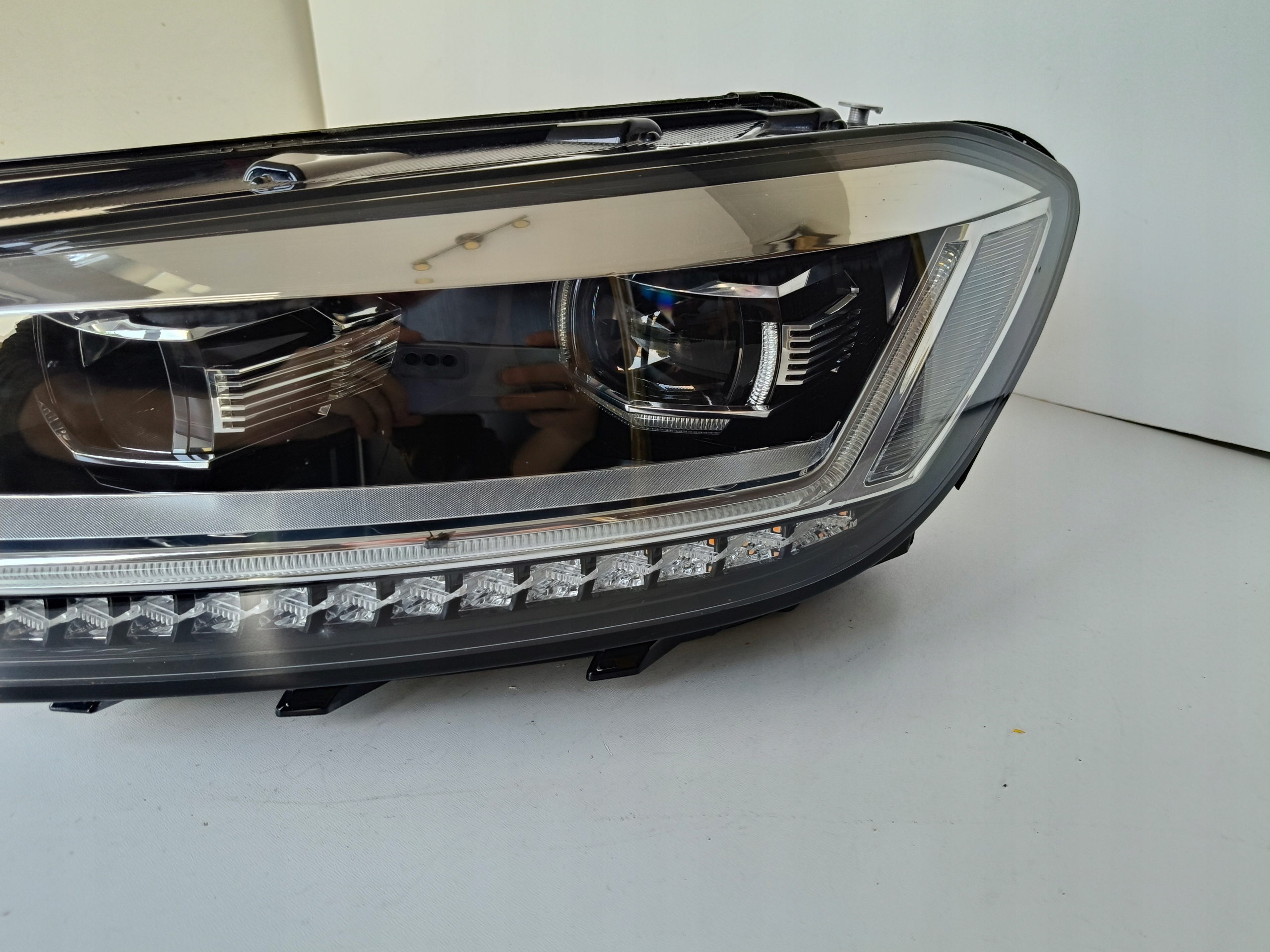 Licht links REFLEKTOR VW TOURAN 5TA 16- FULL LED