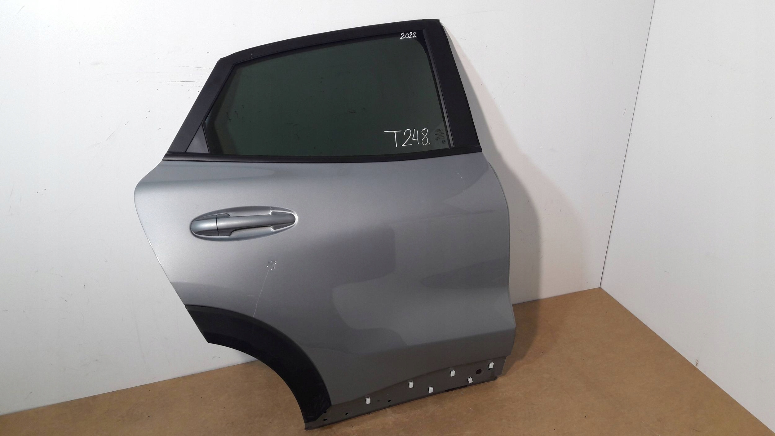 Ford Puma MK2 / 2022 door rear. right (T248)