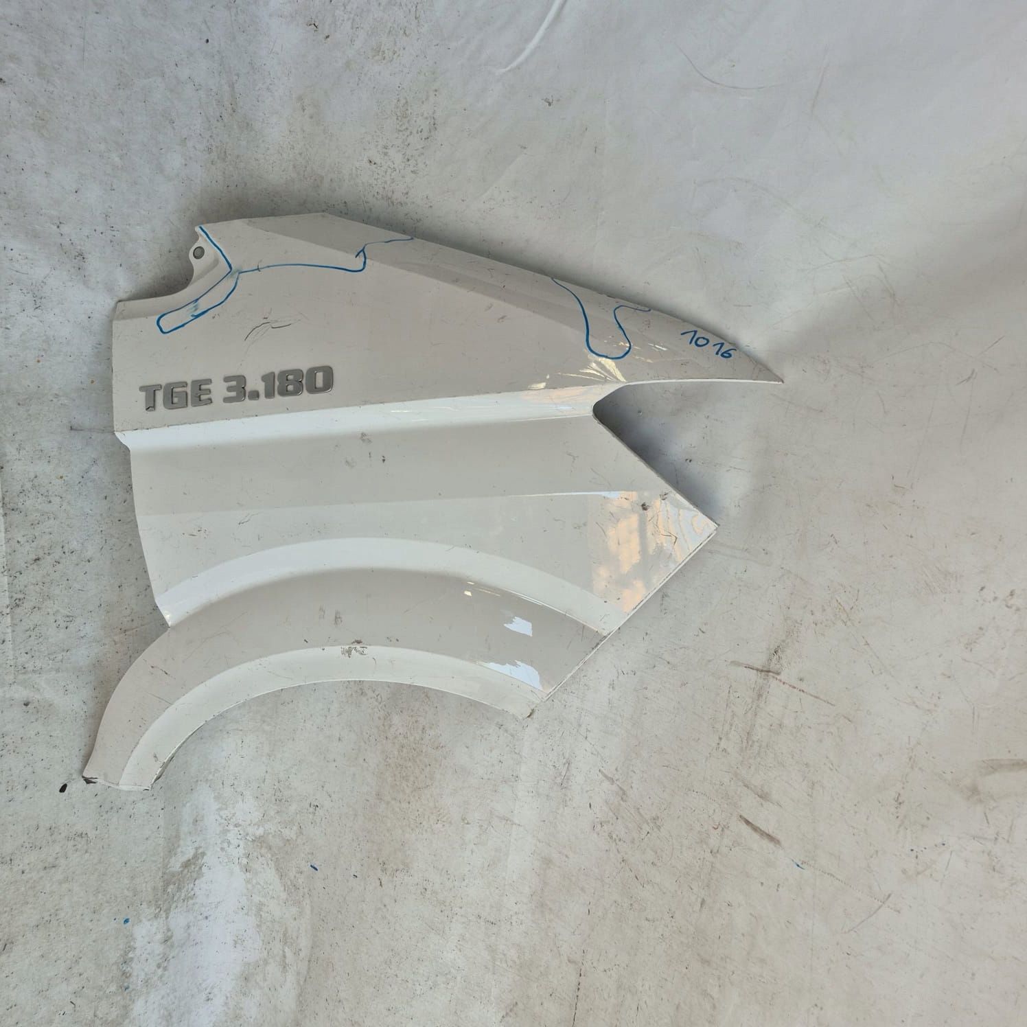 VW CRAFTER II 2 MAN TGE 16-> fender front front right