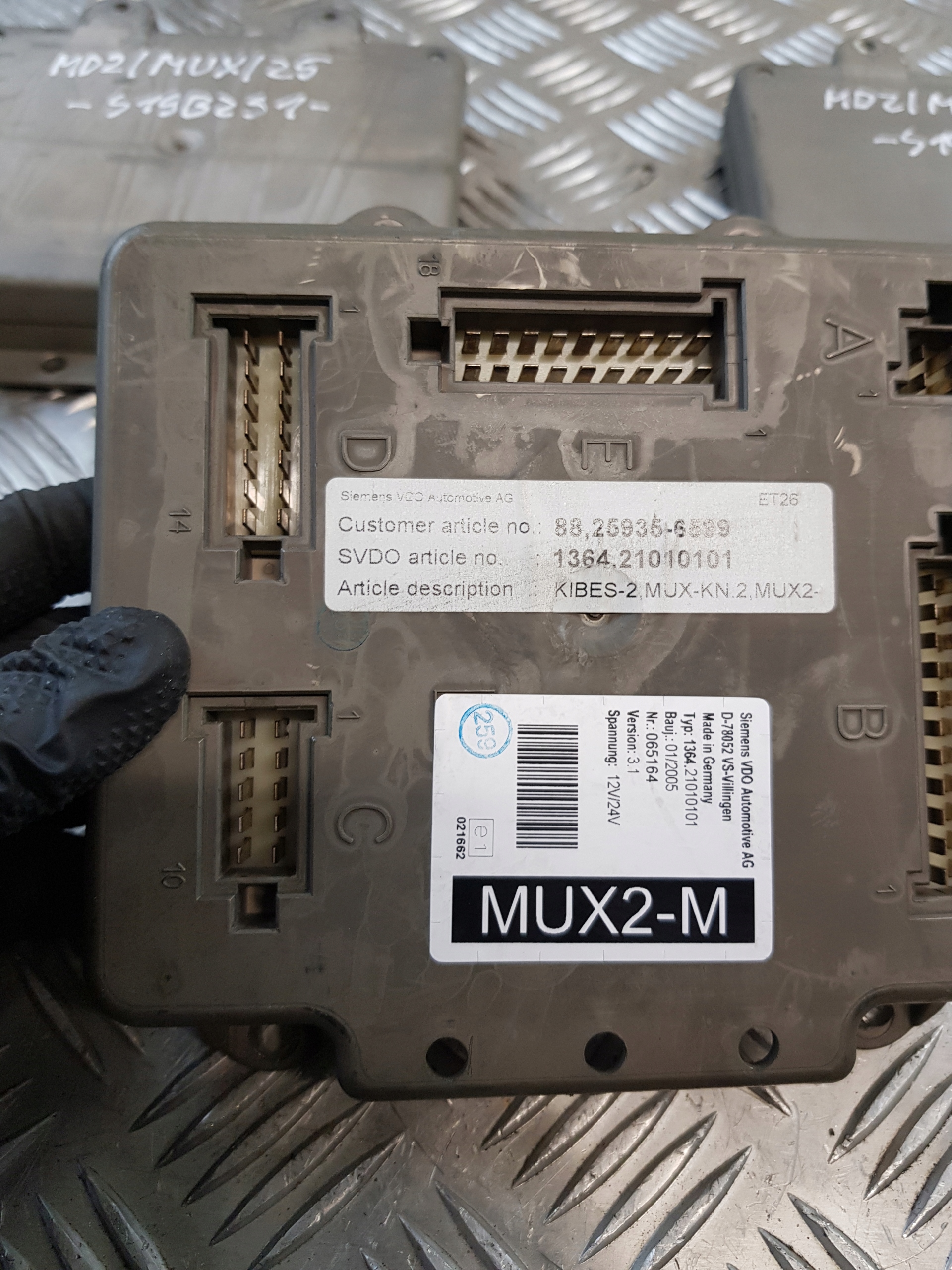 control unit SIEMENS VDO MUX2-M DO AUTOBUSU 1364.21010101 88.25935-6599