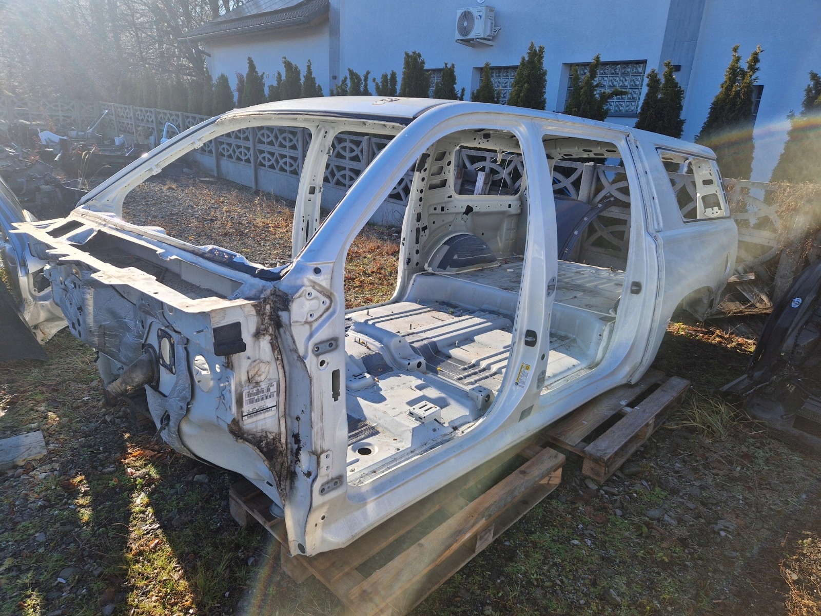 CADILLAC ESCALADE IV 2014 - quarter left front front threshold pillar BNG