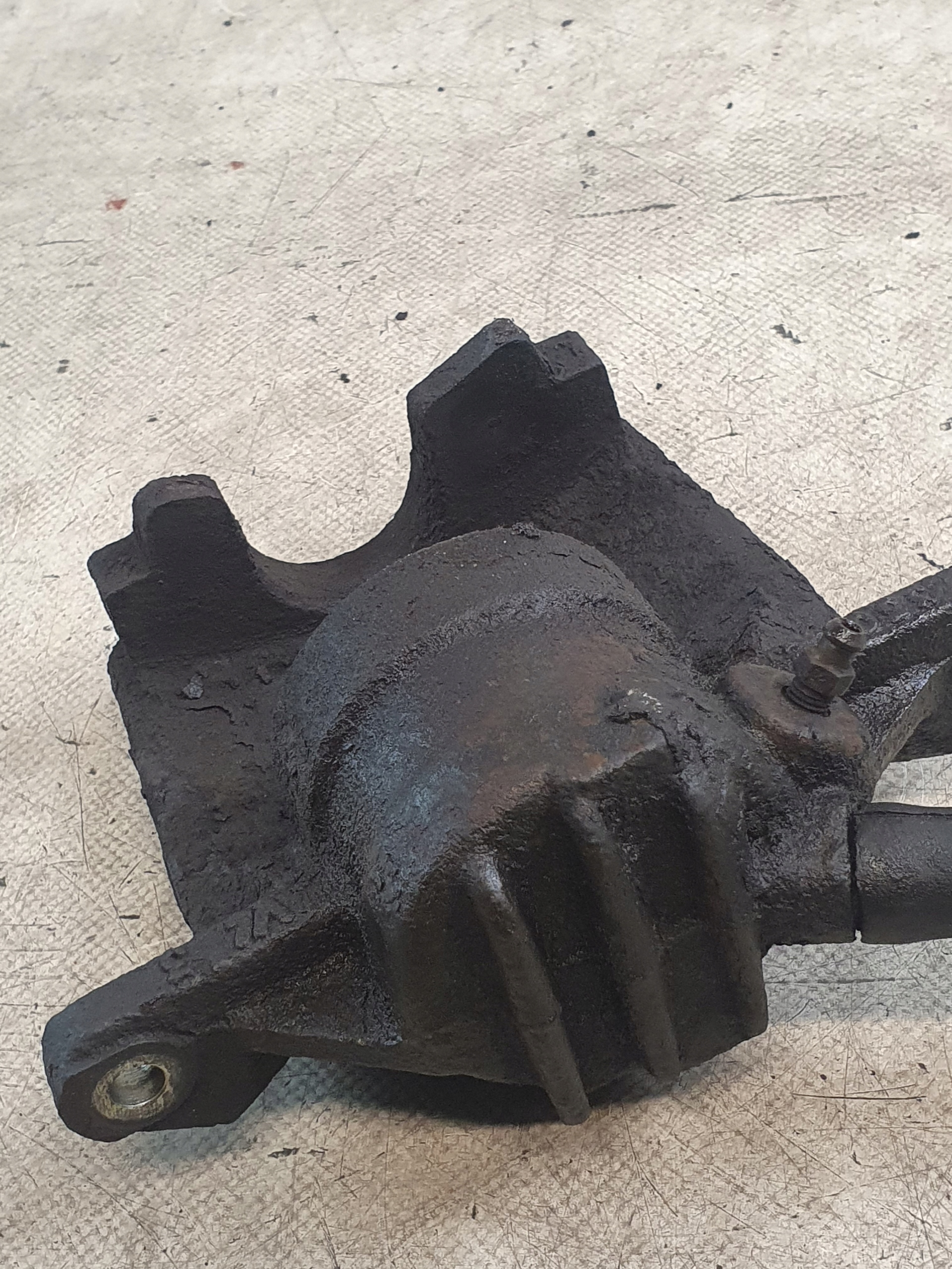 caliper brake left front PEUGEOT 307 2.0HDI 04r.
