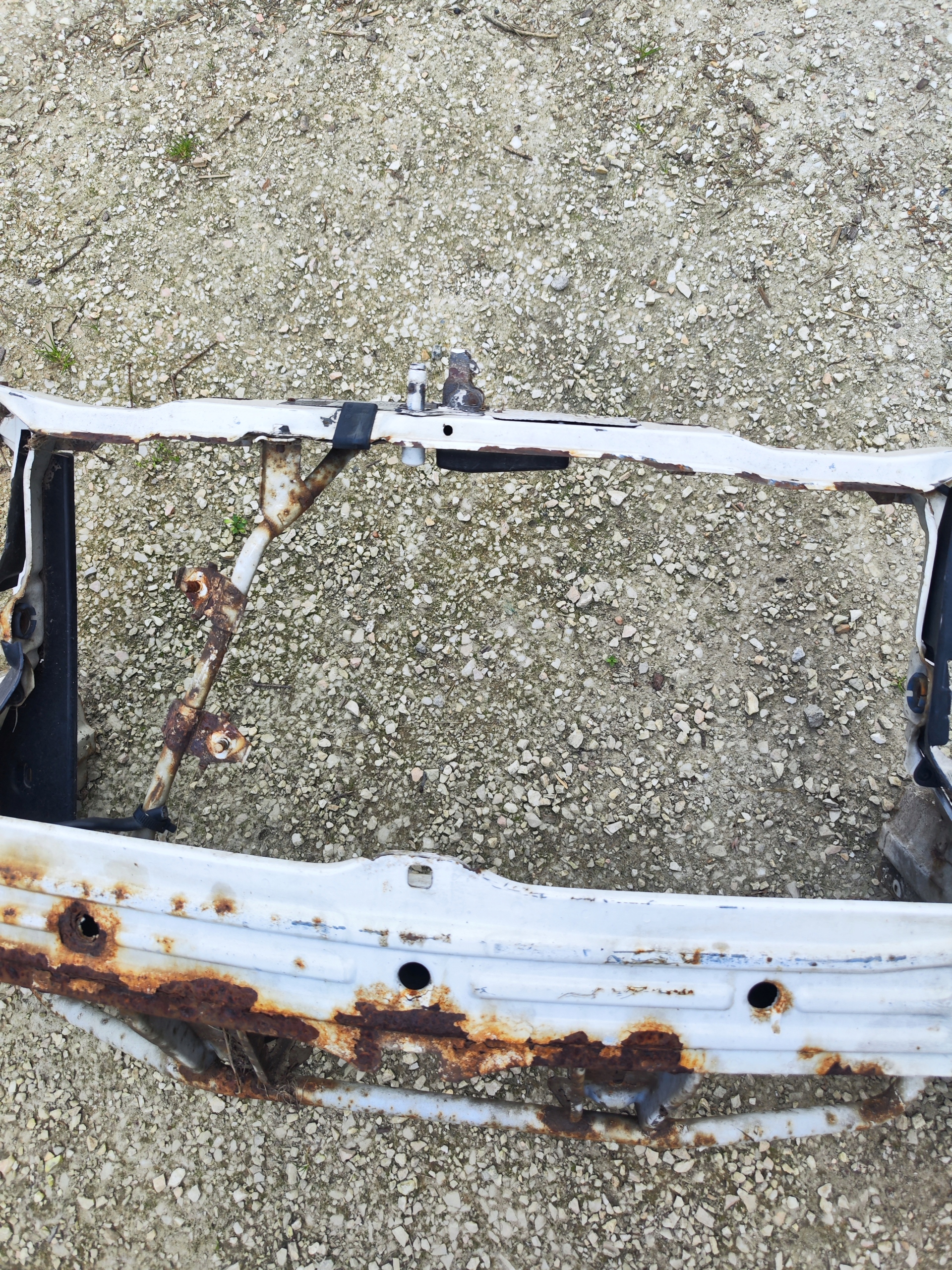 mercedes w124 support panel for radiators pillar of a bumper front