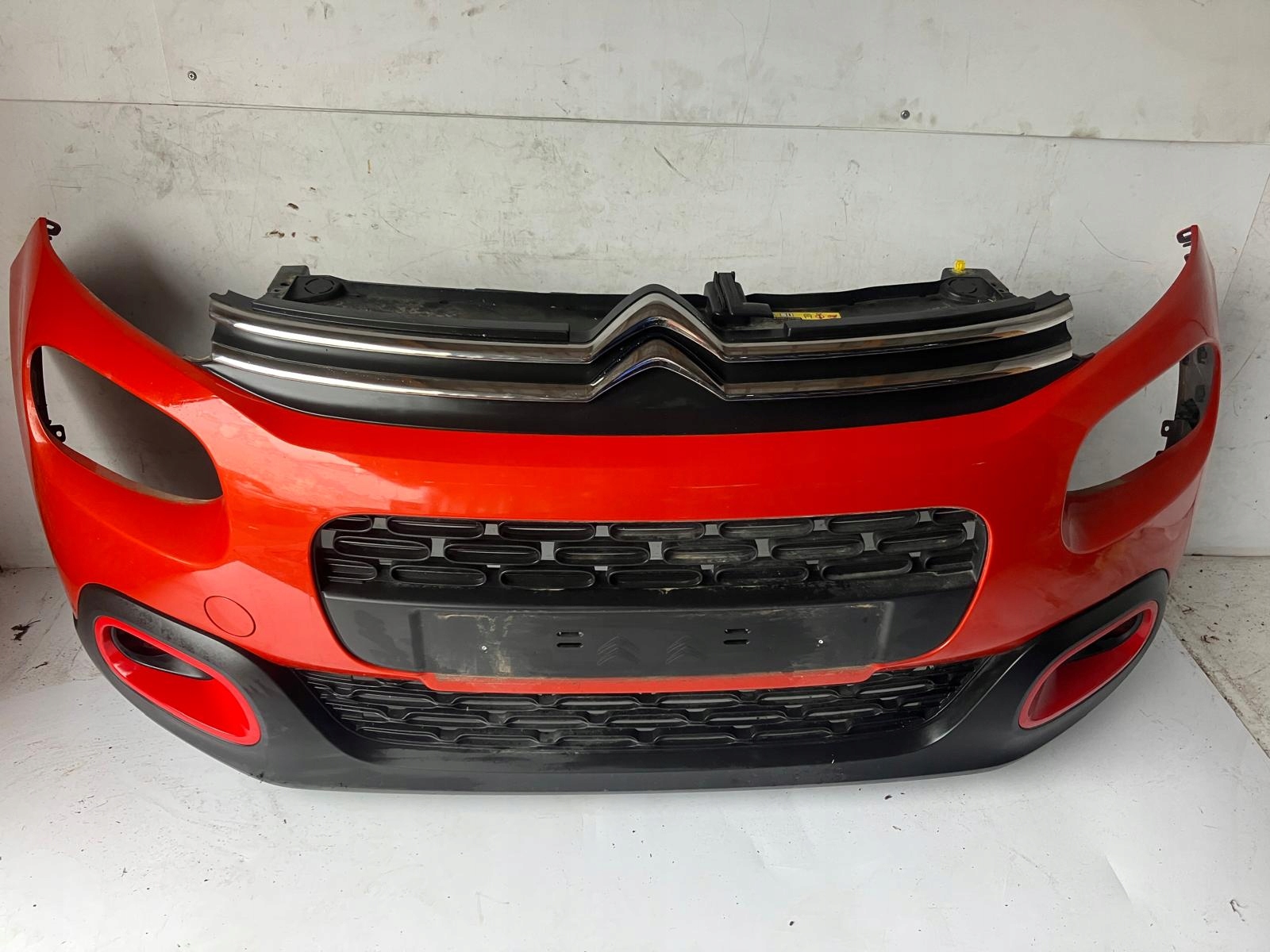 bumper complete grill front CITROEN C3 III KNTD below 2 PDC