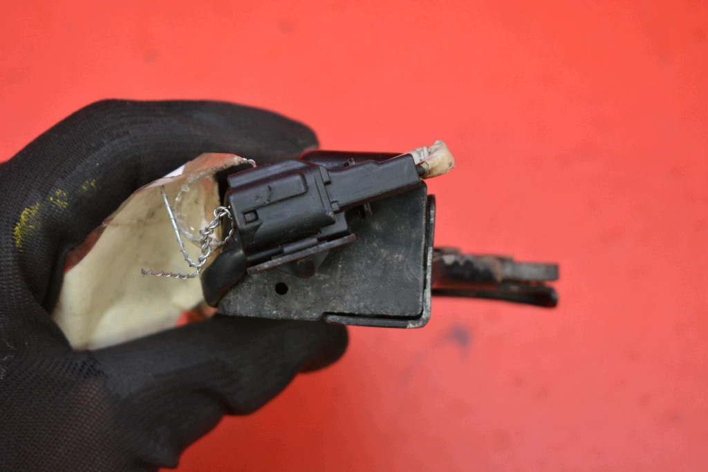 lock RYGIEL bonnets LEXUS LS 4 IV LS600H 06-09