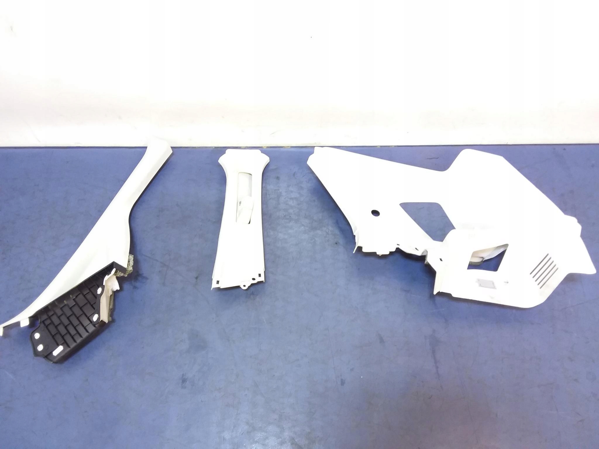 FORD ECOSPORT MK2 LIFT ОБШИВКА СТЕЛІ ПРАВА СТОРОНА