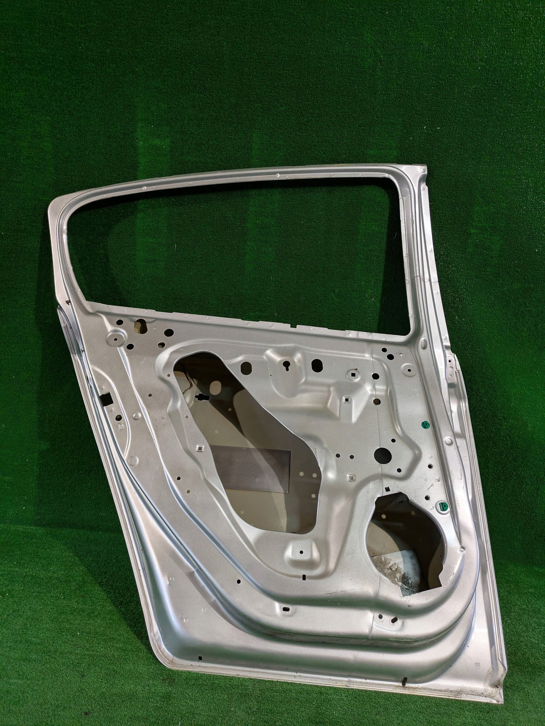 door rear. left left rear part CHEVROLET CRUZE HB 08
