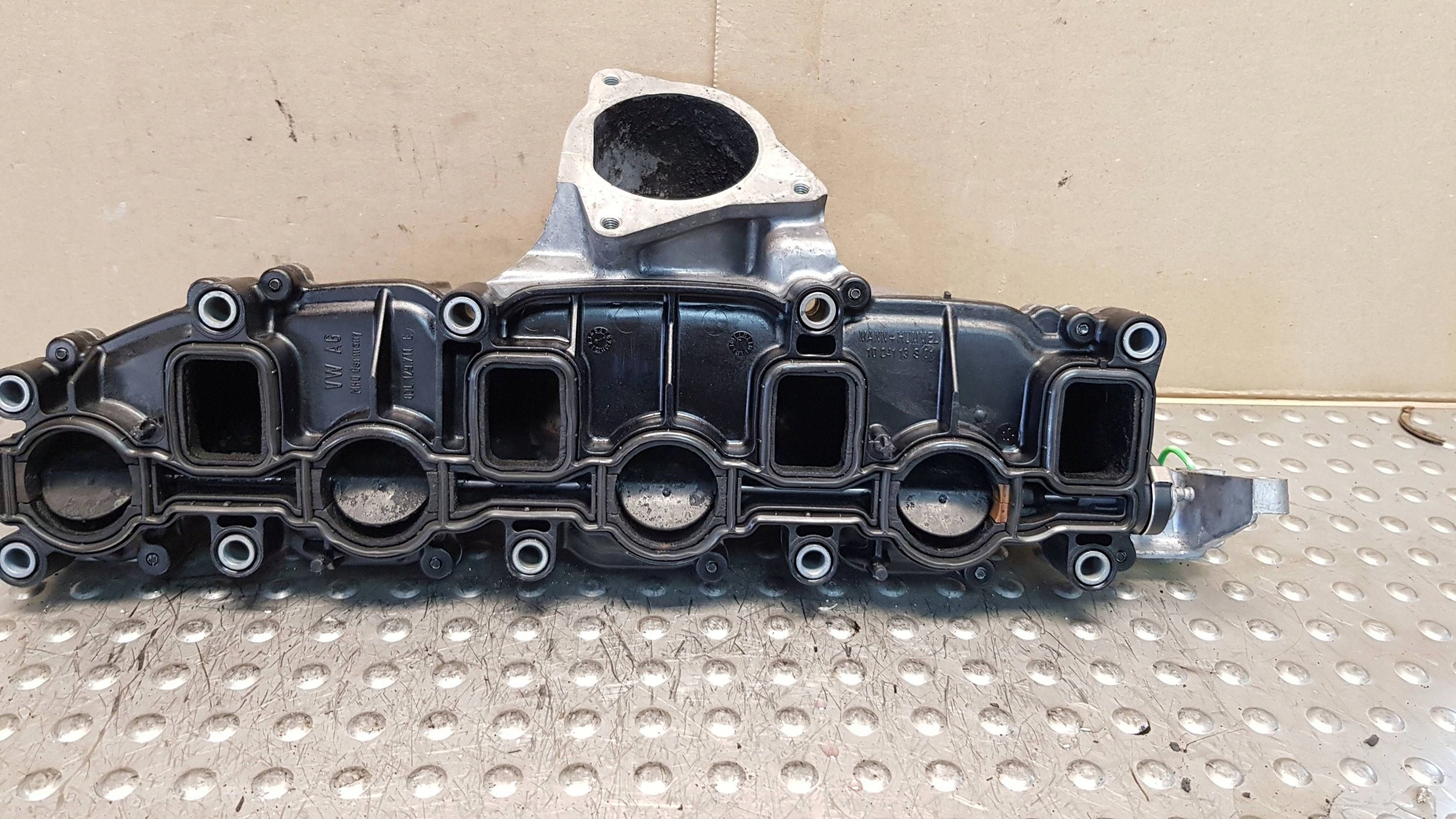 header pipe regulator KLAP 03L129711E AUDI A4 B8 A5 8T Q5 A6 C6 2.0 TDI CBA