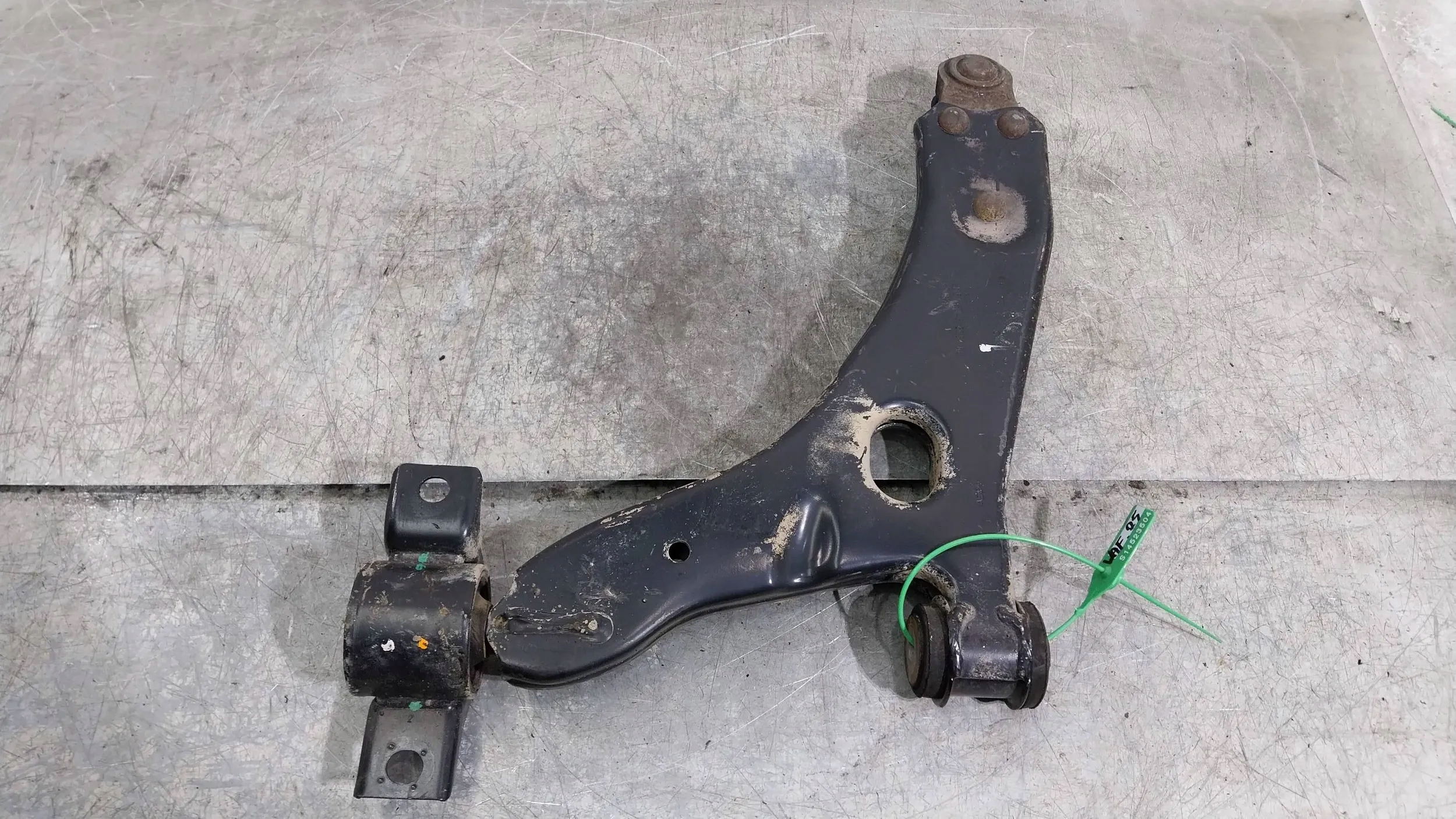 arm front right 2M513042BC FORD FOCUS MK1