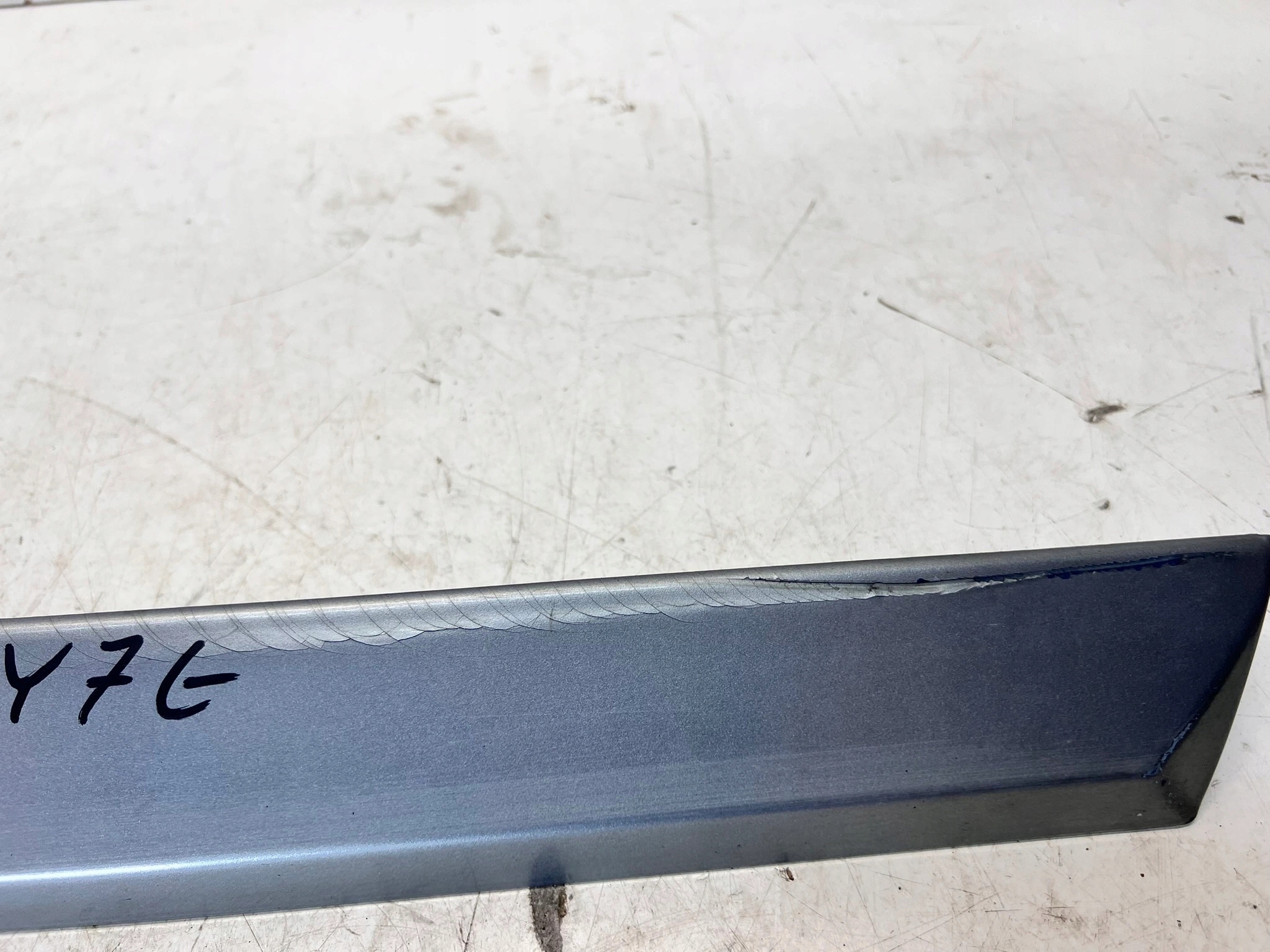 moulding door lower right rear part AUDI A4 B7 LY7G