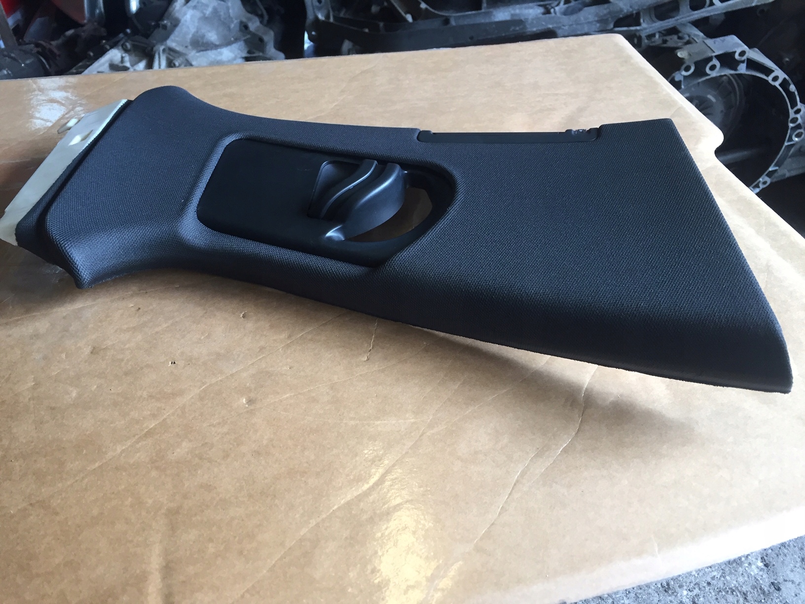 AUDI A6 C7 kryt SLUPKA pravá 4G0867244