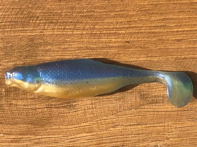 Guma Realistic Shad Matusiak Płoć 9cm nr 024 nowy