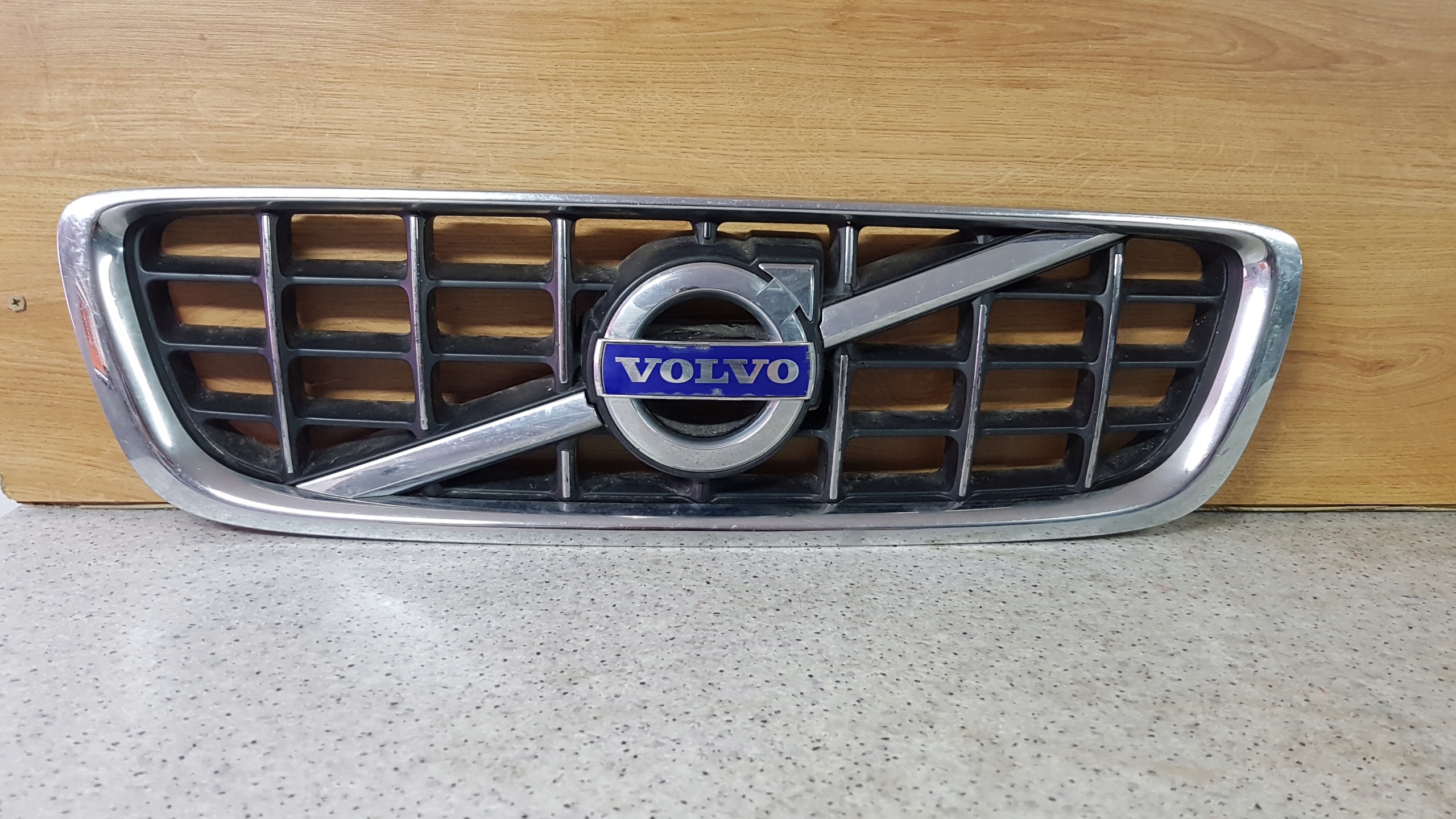 VOLVO V70 2007 - GRILL GRILL D 80