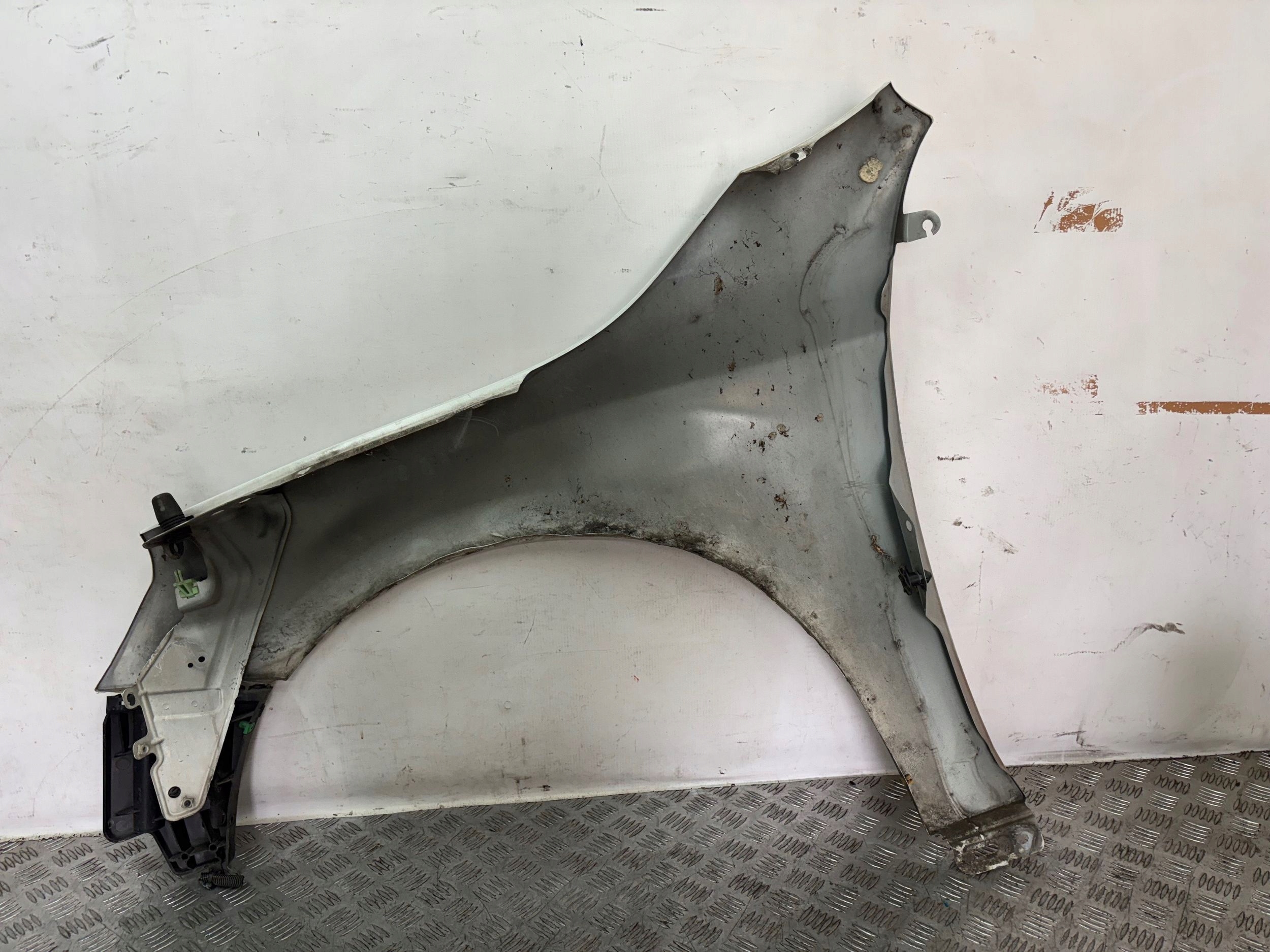 fender front front right VOLVO V60