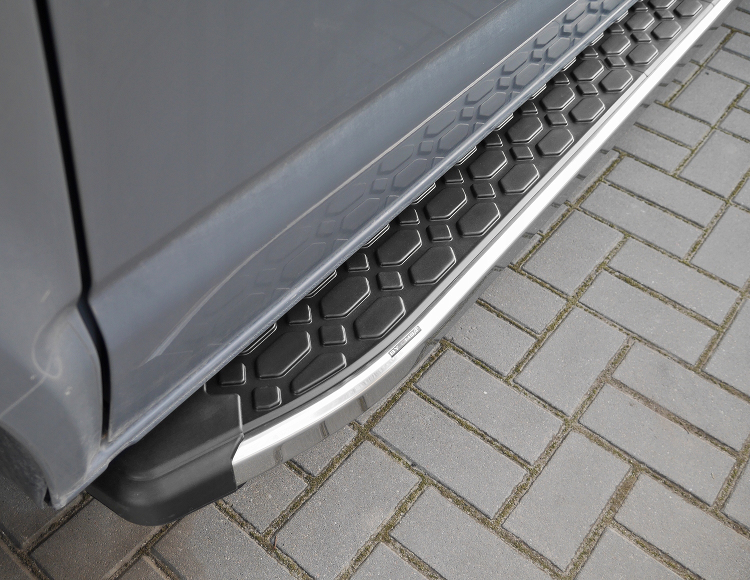 Stopnie boczne progi do SKODA ATECA 2017- Producent ARP