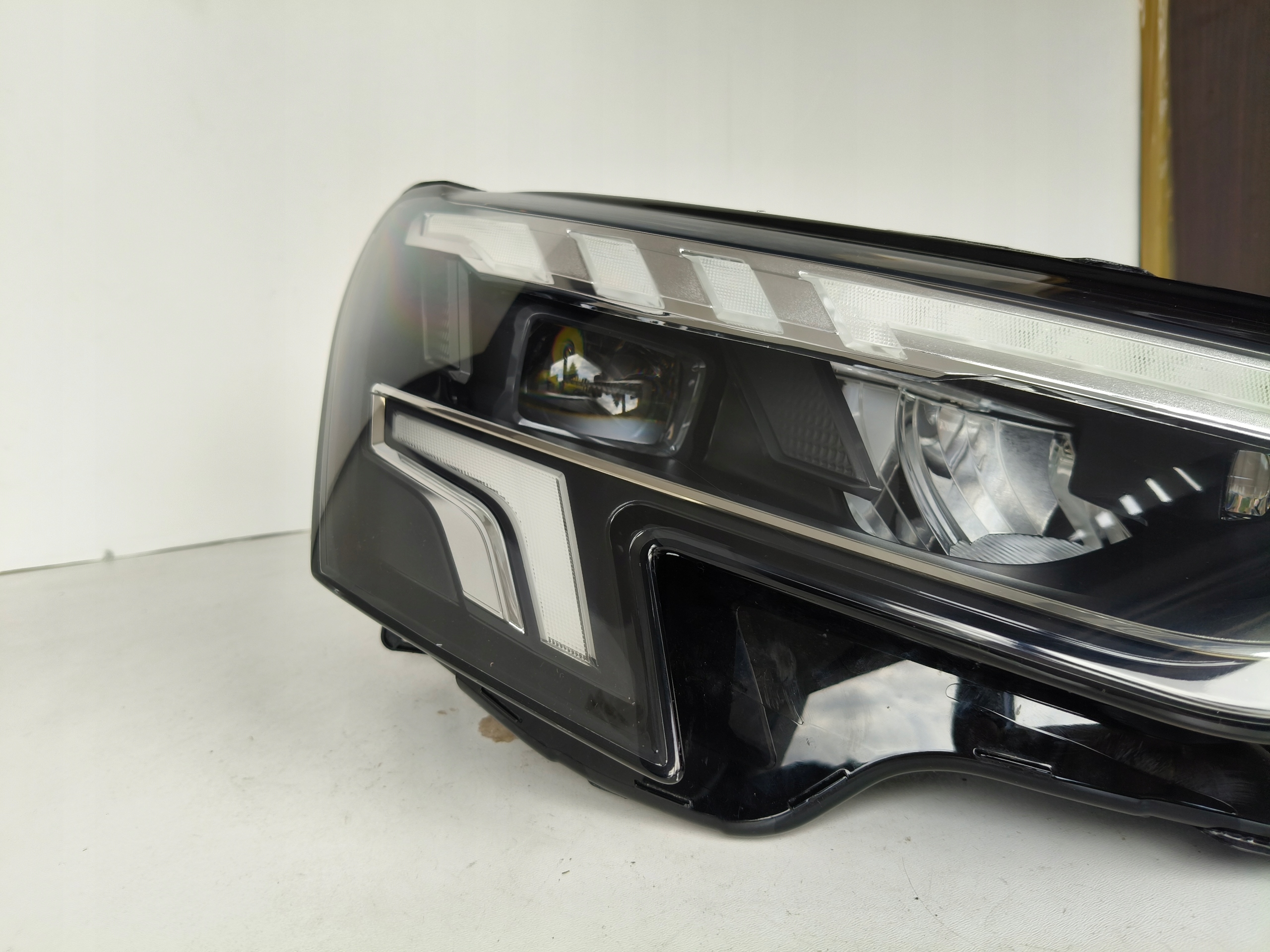 light right REFLEKTOR AUDI A3 8Y 8Y0 20- FULL LED