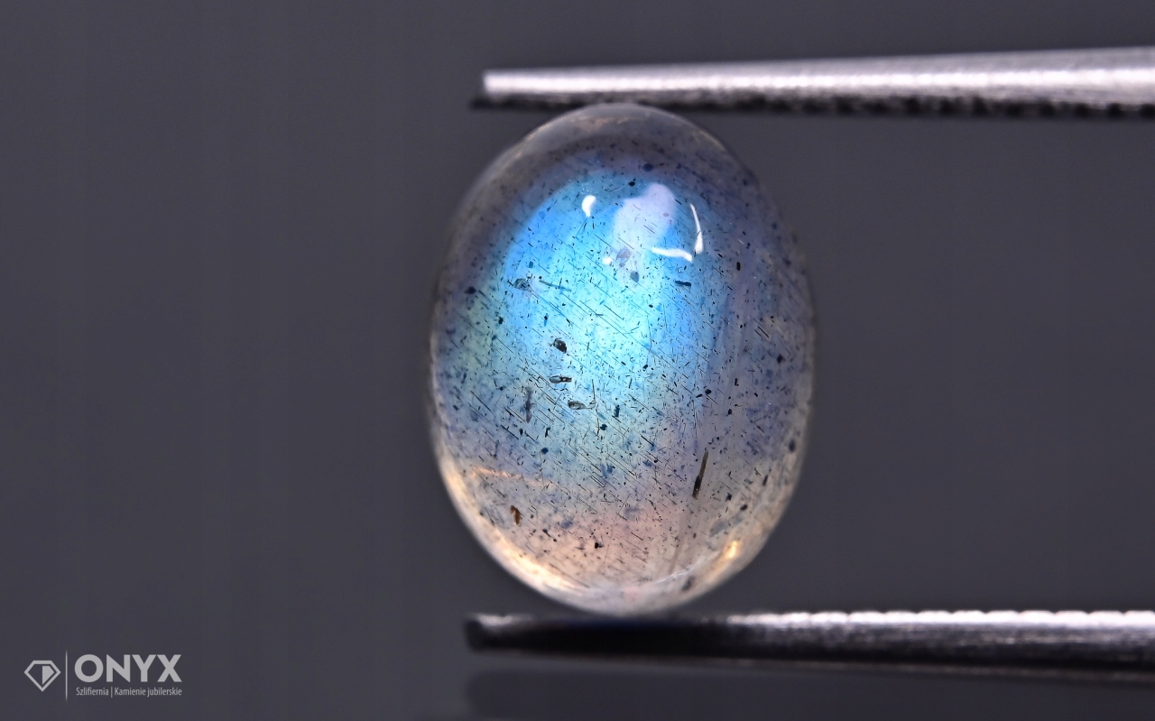 Labradorit kabošon A ovál 9x7 mm