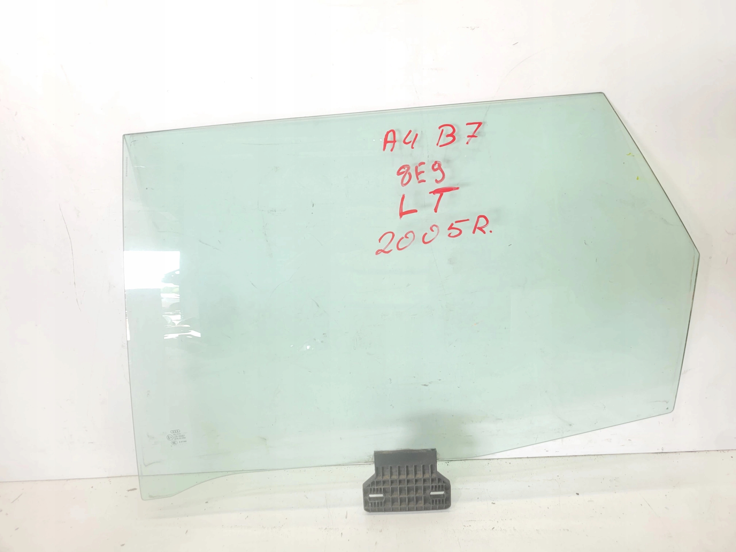 window door left rear part AUDI A4 B7 8E9 AVANT 2005 ROK