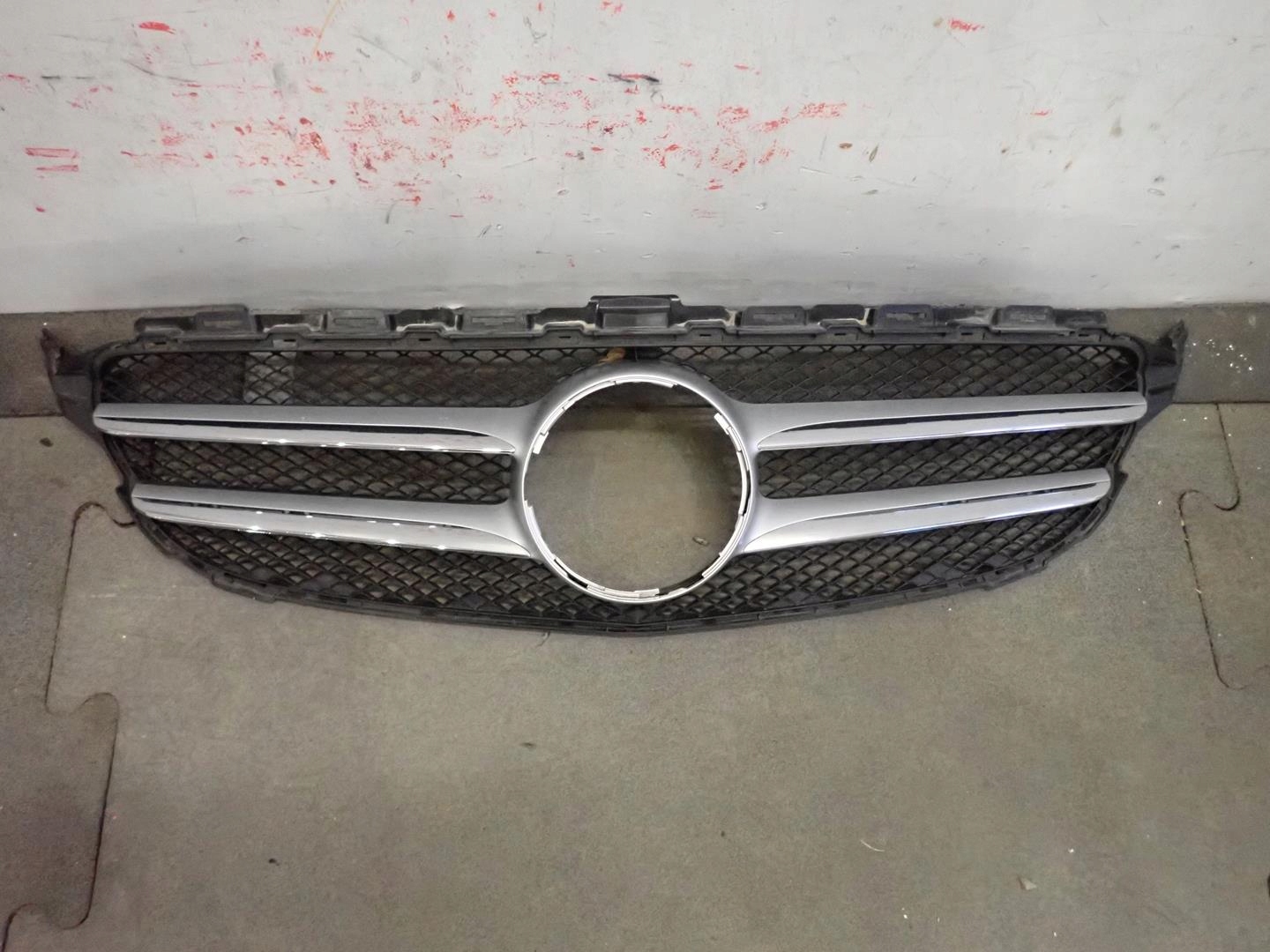 Grill MERCEDES C-KLASA W205 2014- A2058800783