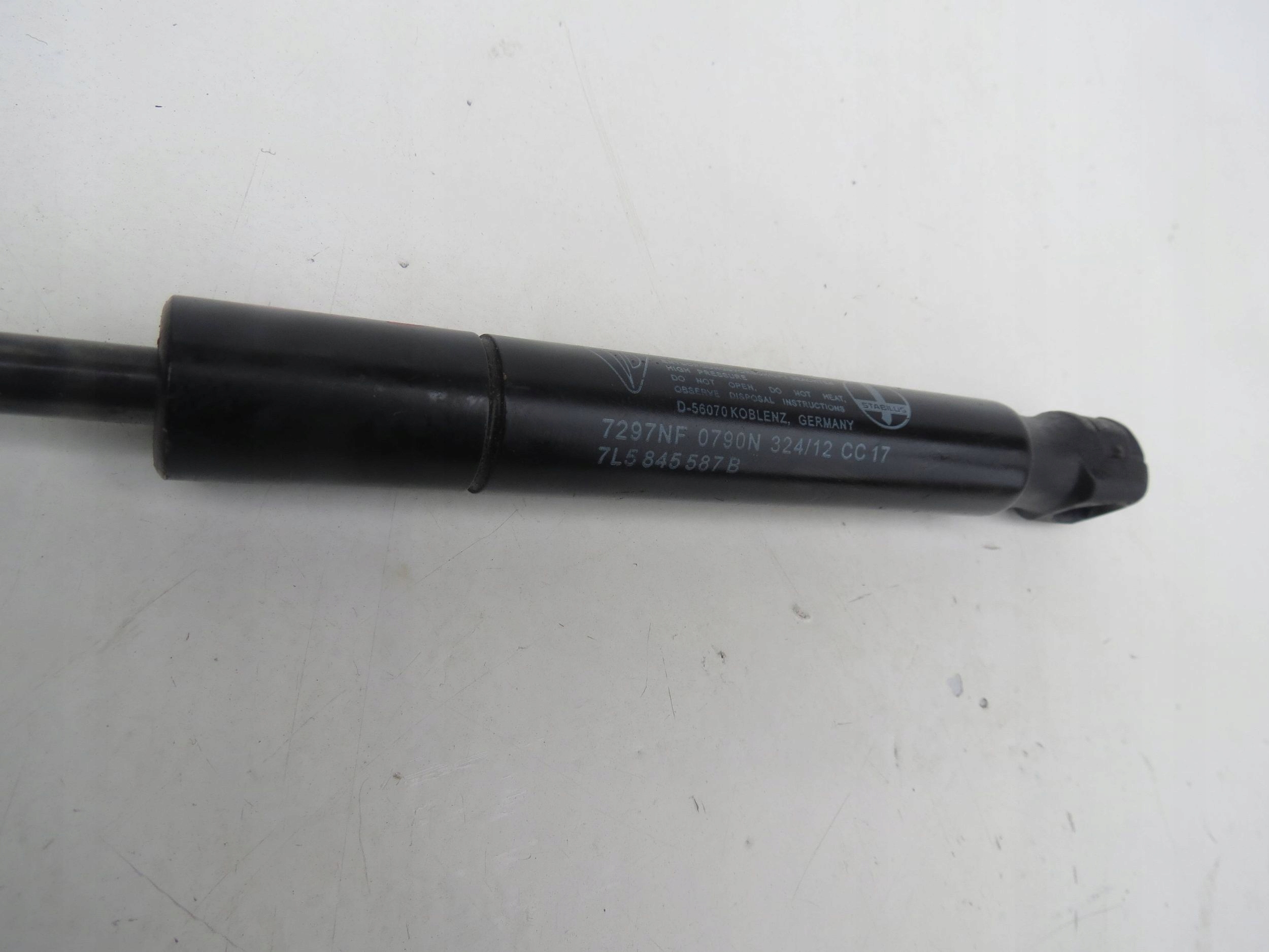 SILOWNIKI bonnet boot PORSCHE CAYENNE 4.5 V8 7L5845587B