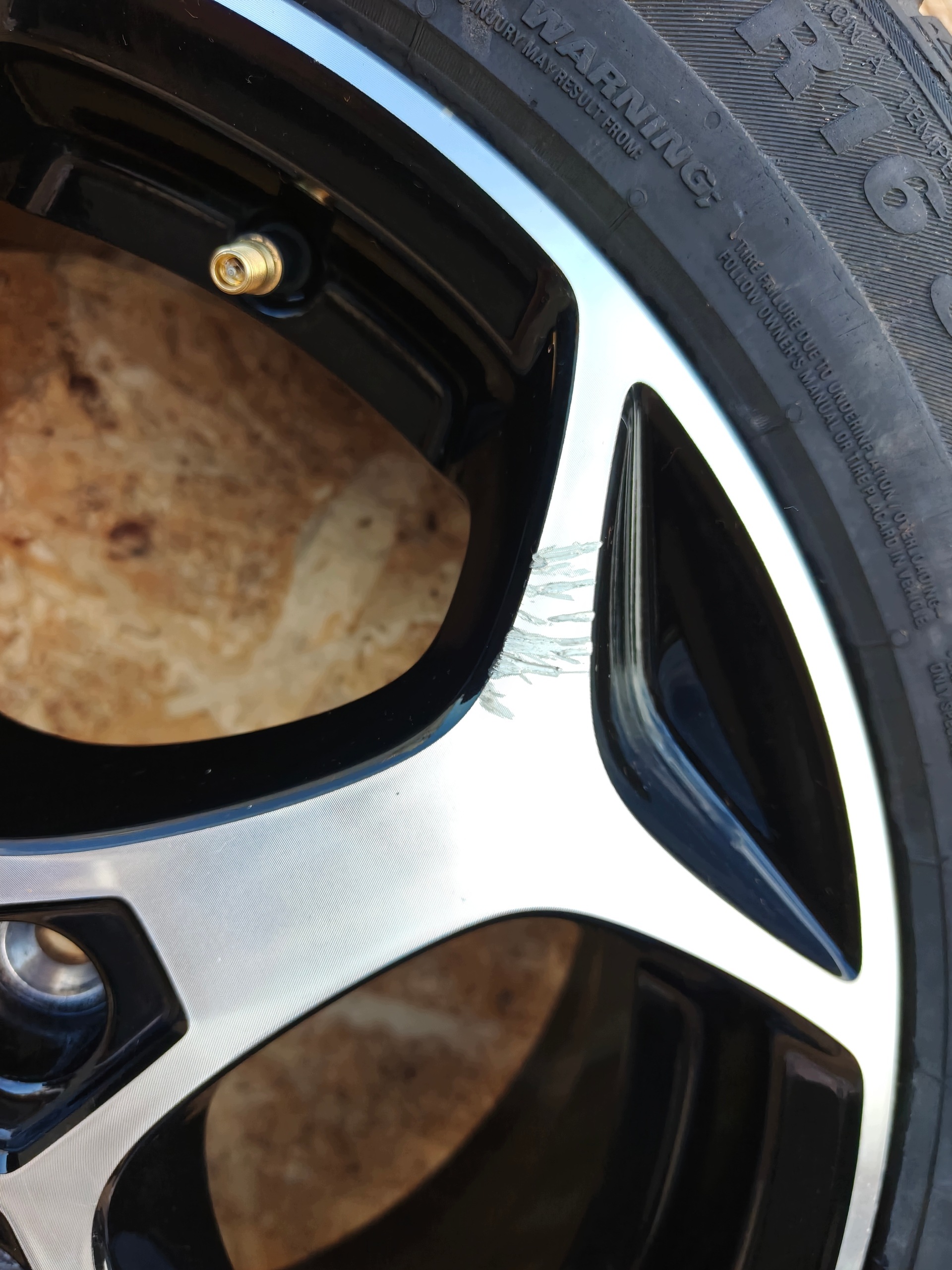 kola disky MG ZS KUMHO SOLUS HS63 195 55 16 7Jx16 ET40 11136372 2024 rok