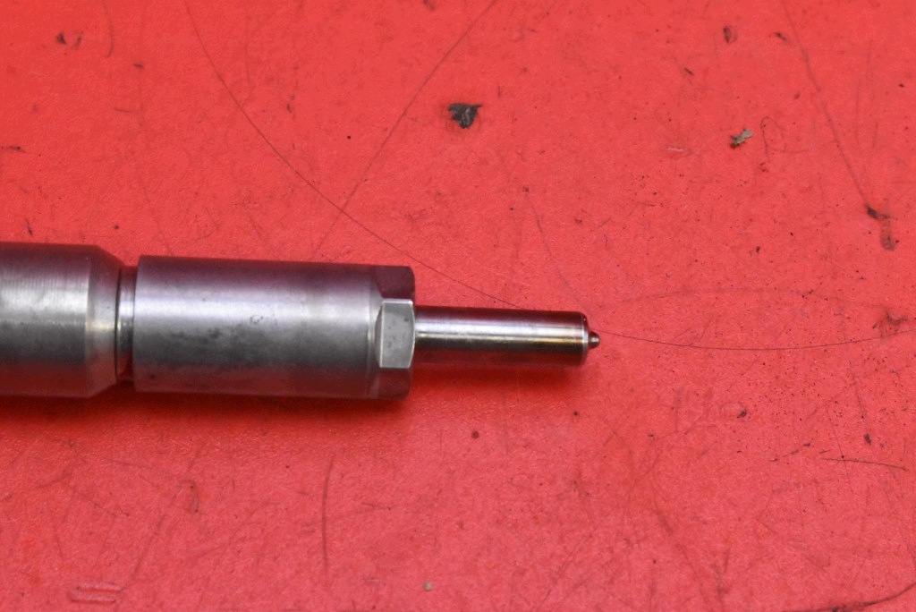 nozzle injector 03L130277B VW GOLF 6 VI 1.6 TDI 08-15