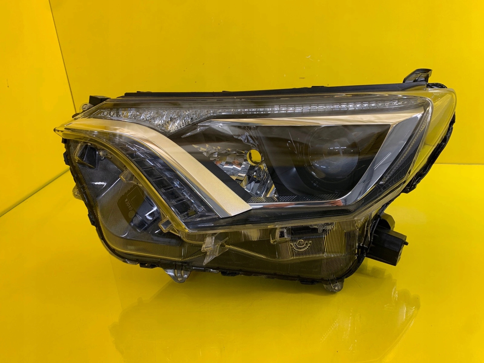 light left front Toyota RAV4 Full Led 16-19