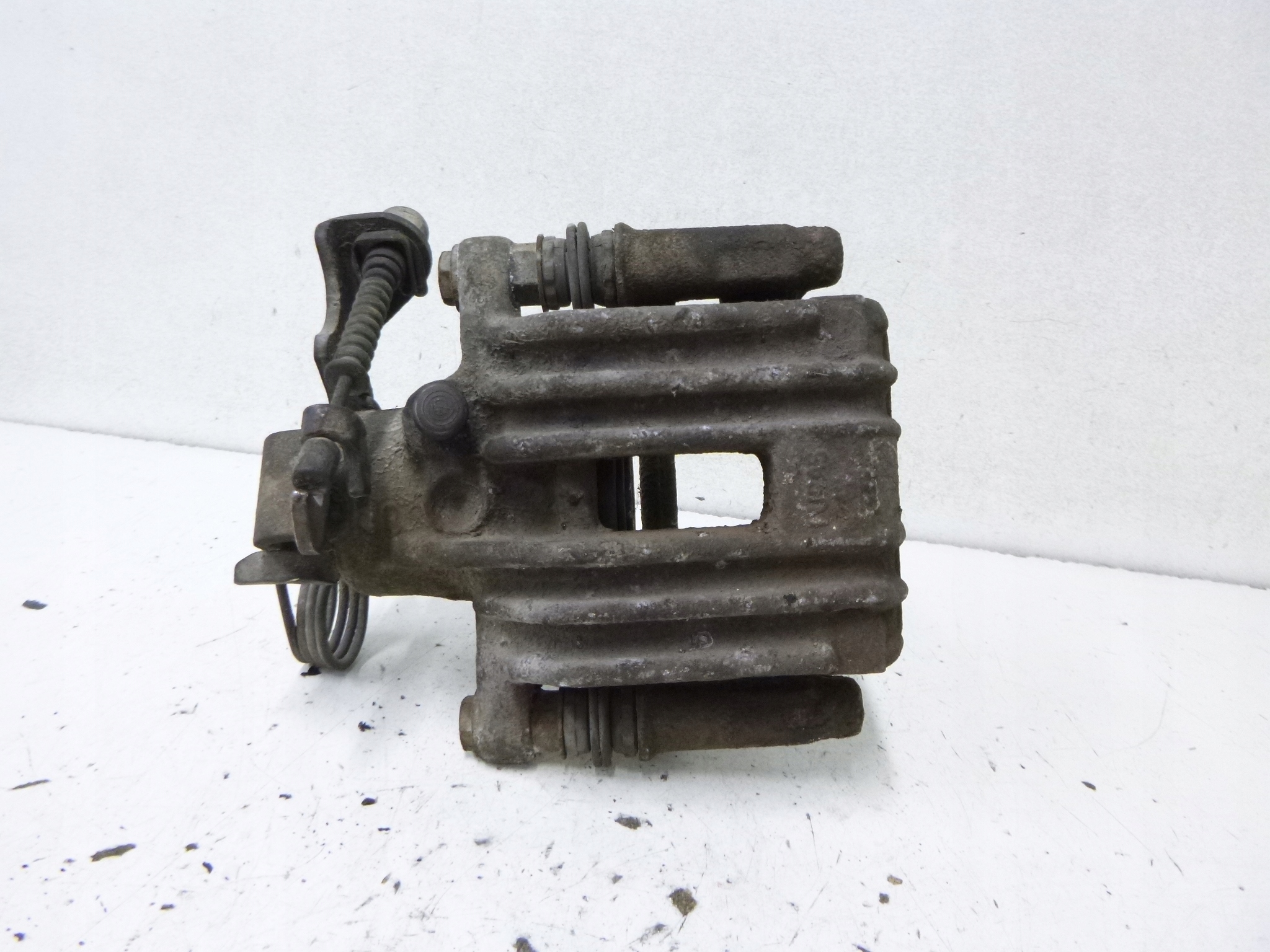 caliper brake rear part right Audi A6 C5 2.0 sedan 2001r.