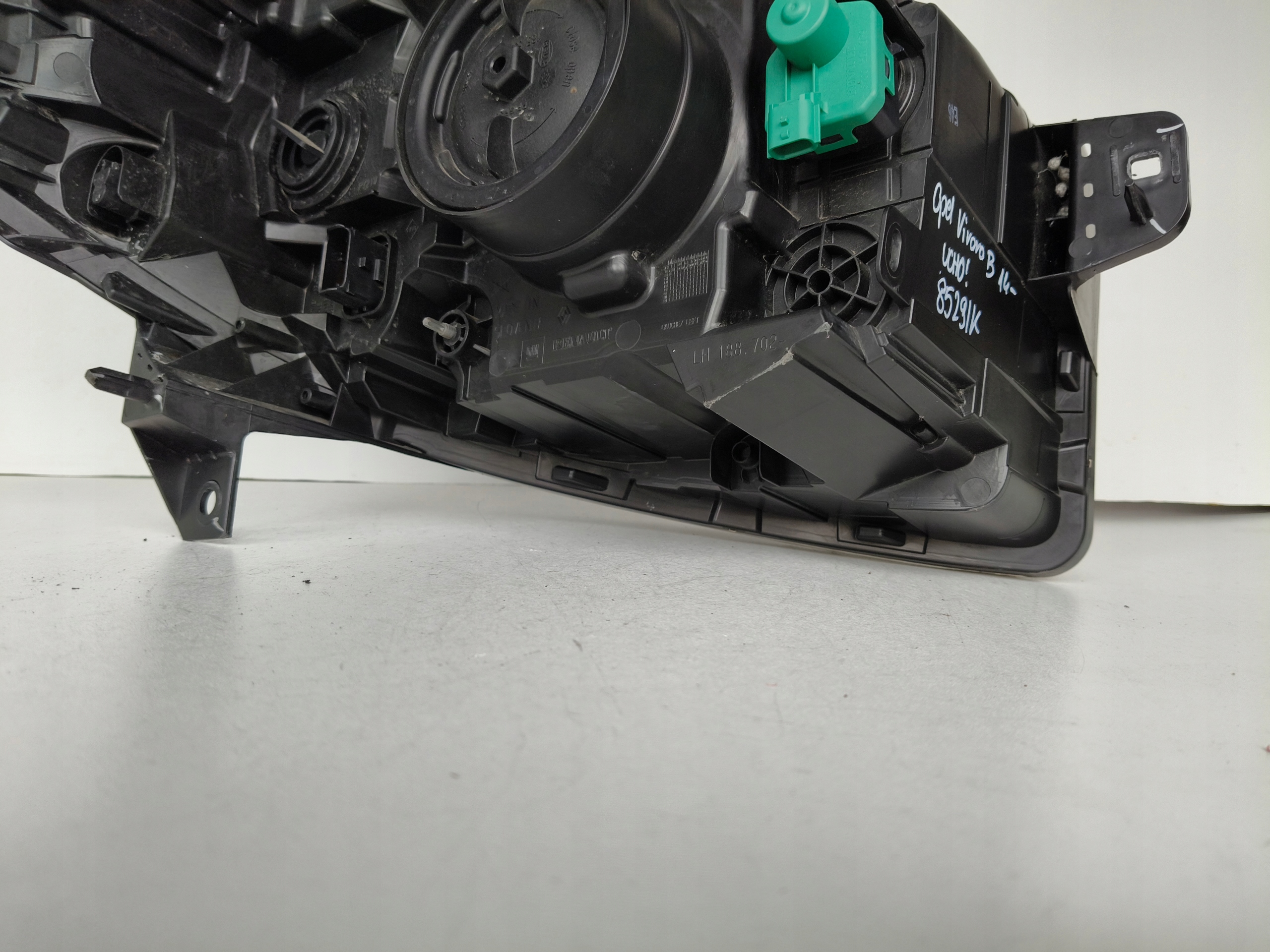 light left REFLEKTOR OPEL VIVARO B 14