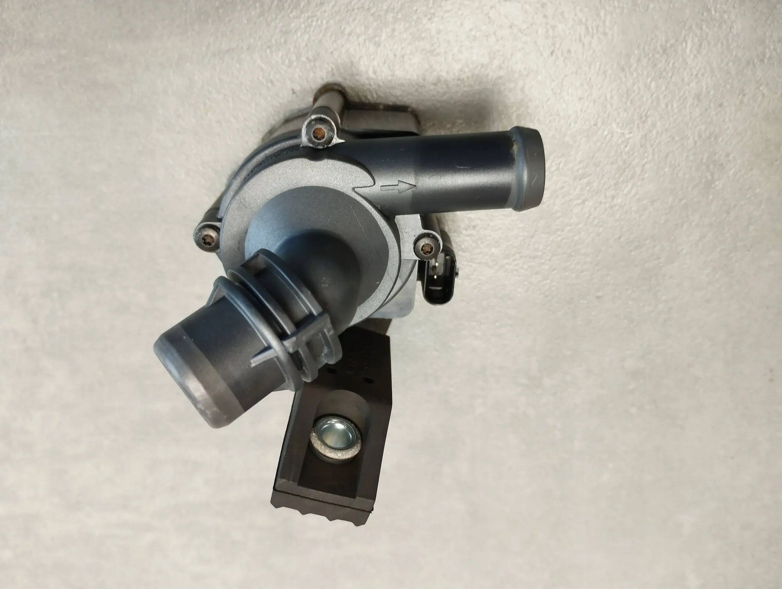 BMW X5 F15 dodatna pumpa vode 9230232