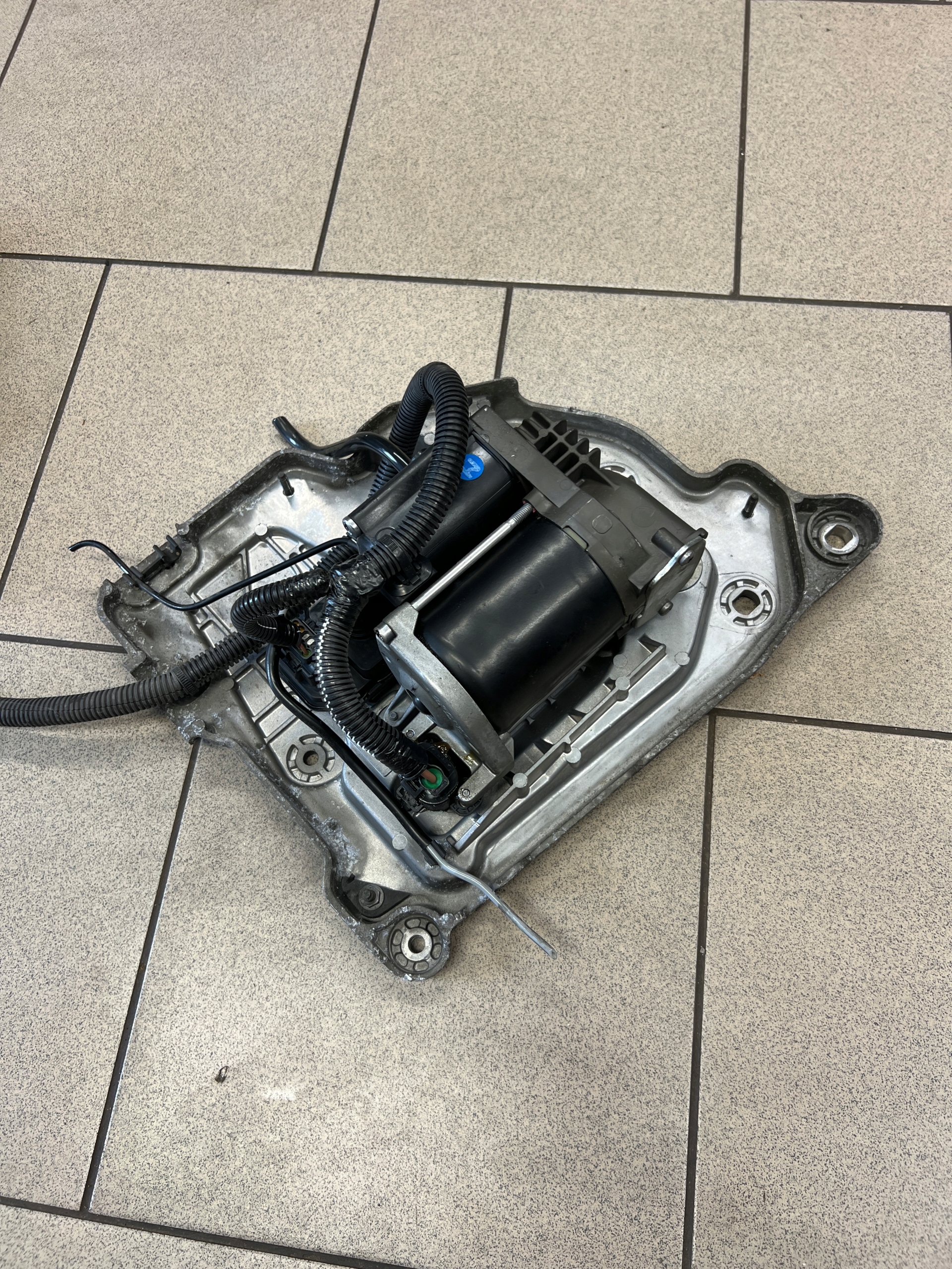 KOMPRESOR POMPA ZAWIESZENIA CITROEN C4 PICASSO I 2006- 9682022980