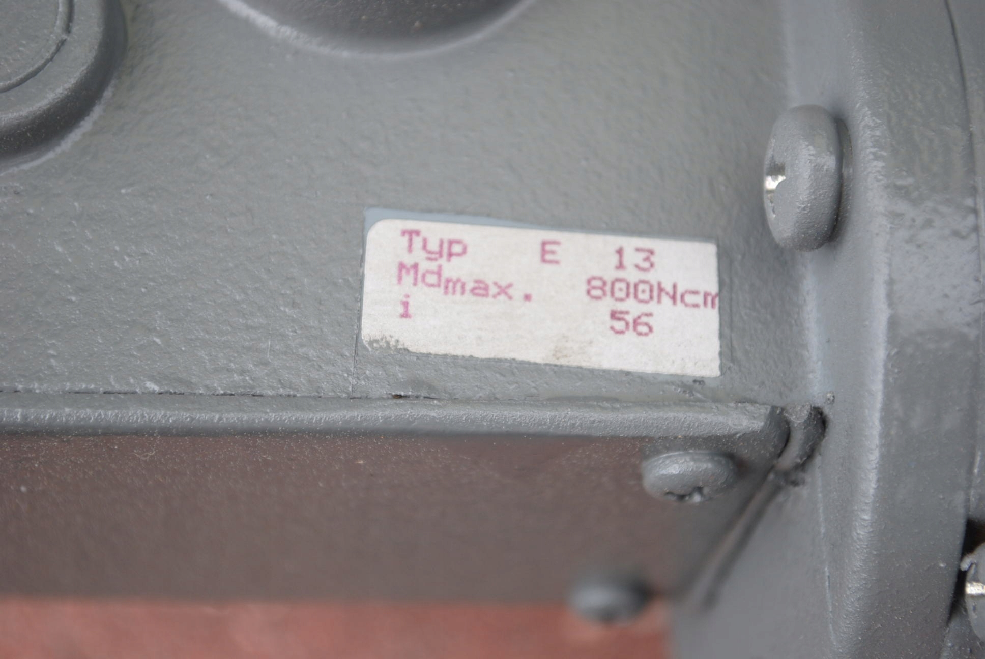 Motoreduktor kątowy 0.04kw. 25obr./min.. Model kątowy