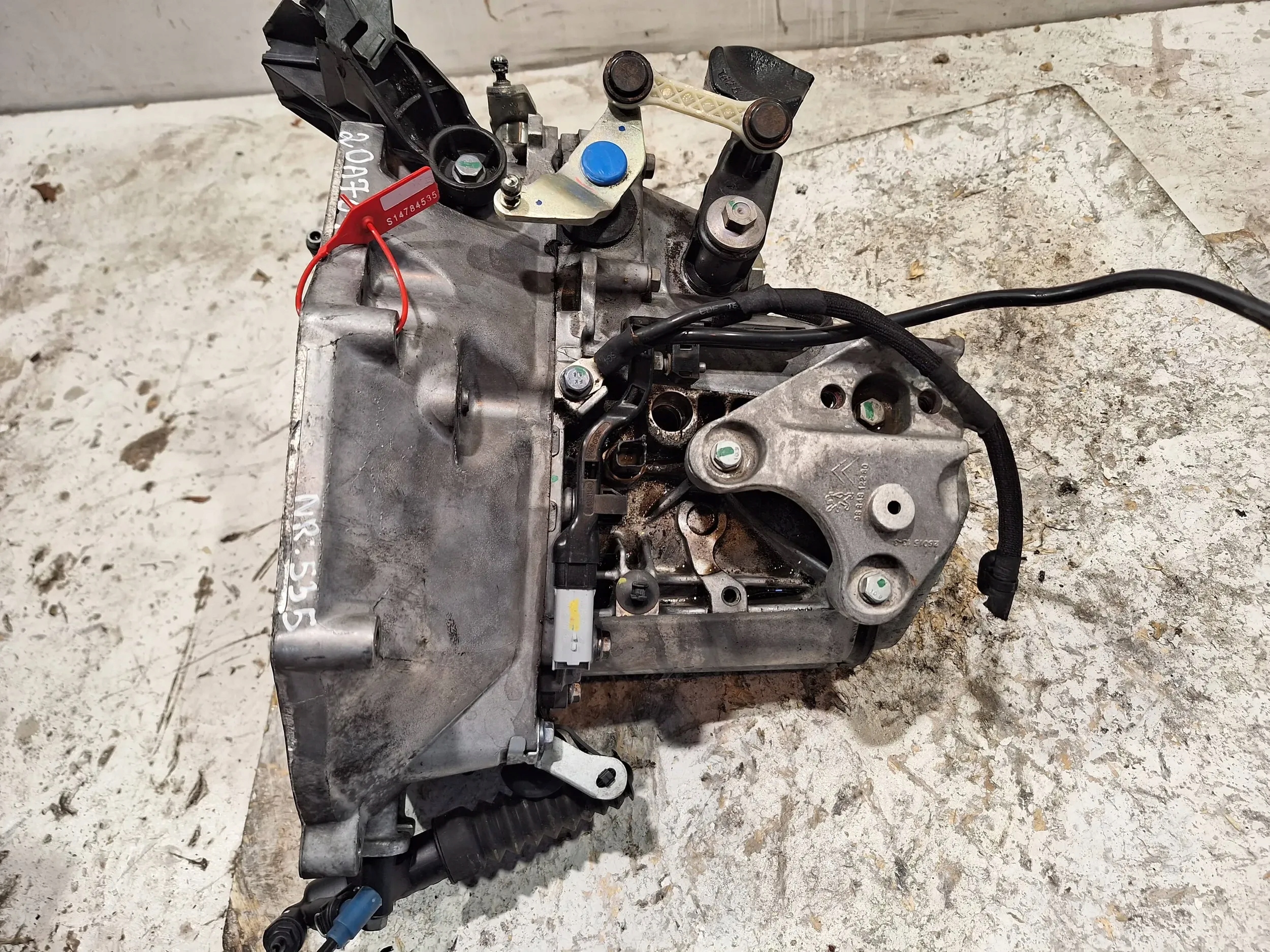CAMBIO 20A704 Peugeot 208 1.2 VTI 12
