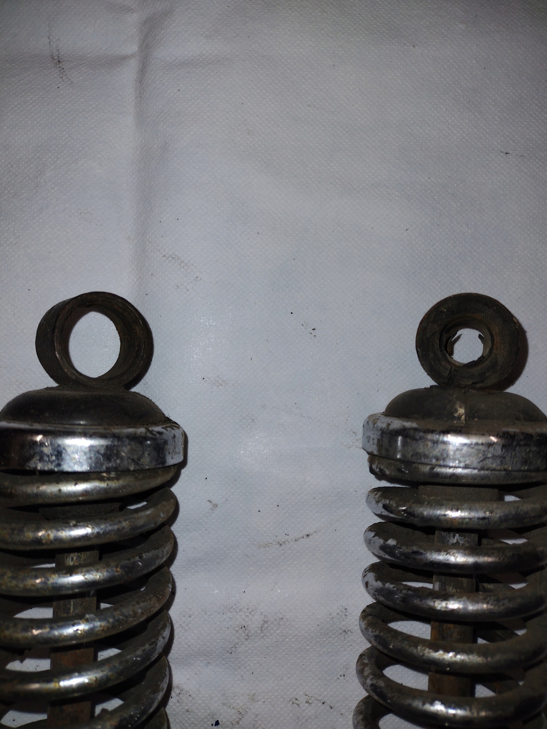 WSK01 - Амортизаторы WSK WFM SHL части рамы двигателя M06