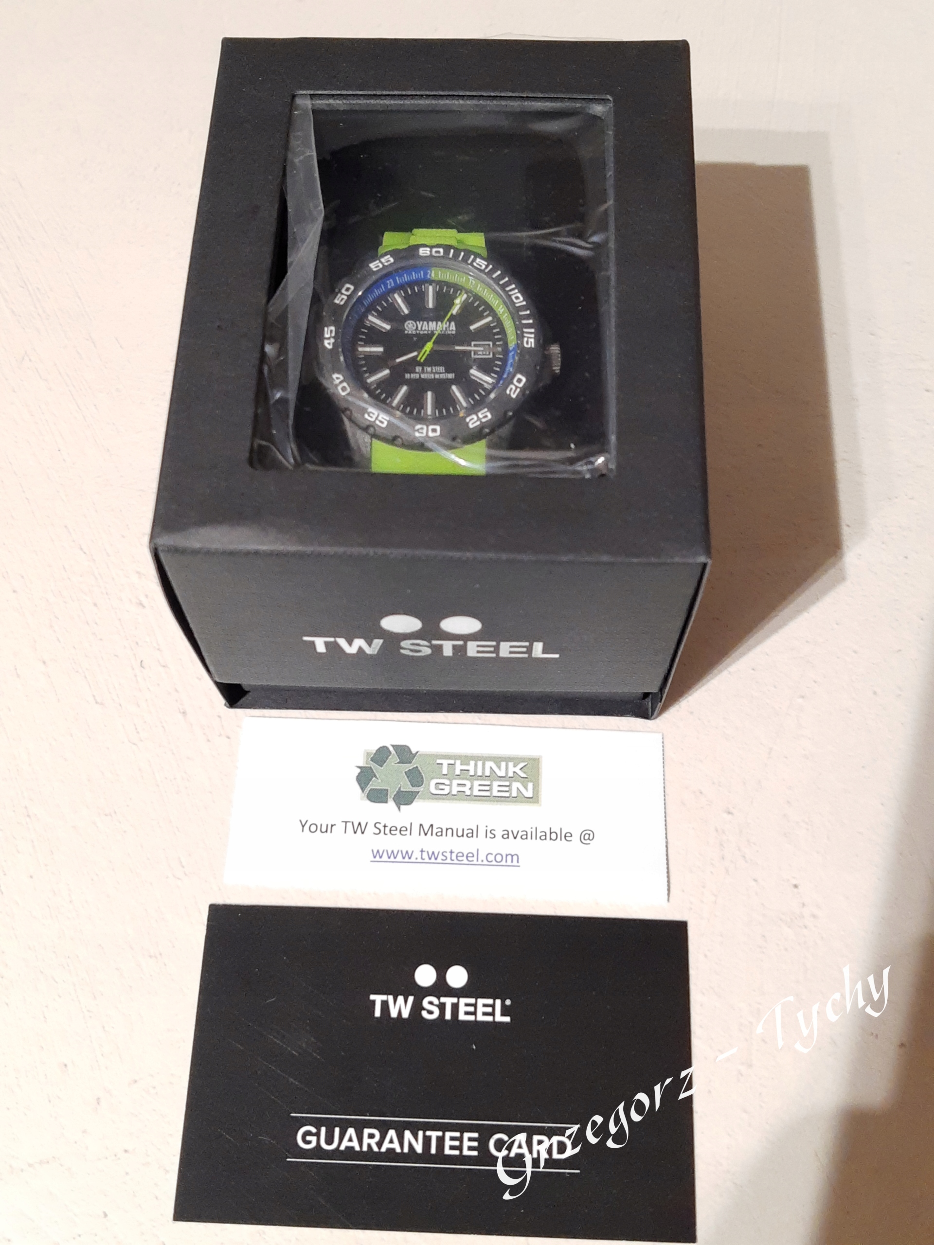 Zegarek Yamaha Factory Racing - Y9 Funkcje Datownik