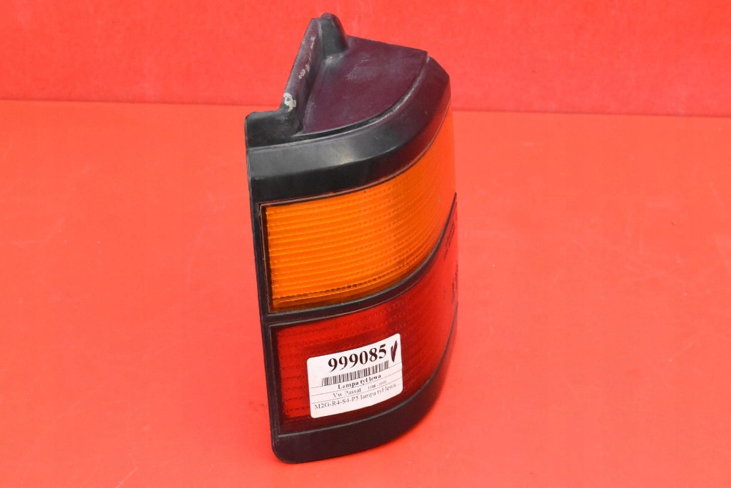 light left rear part rear 333945111 VW PASSAT B3 KOMBI 88-93