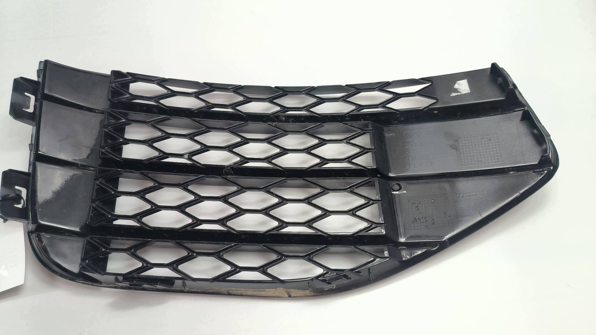 grid of a bumper left front 4L0807675B AUDI Q7 and 4L LIFT