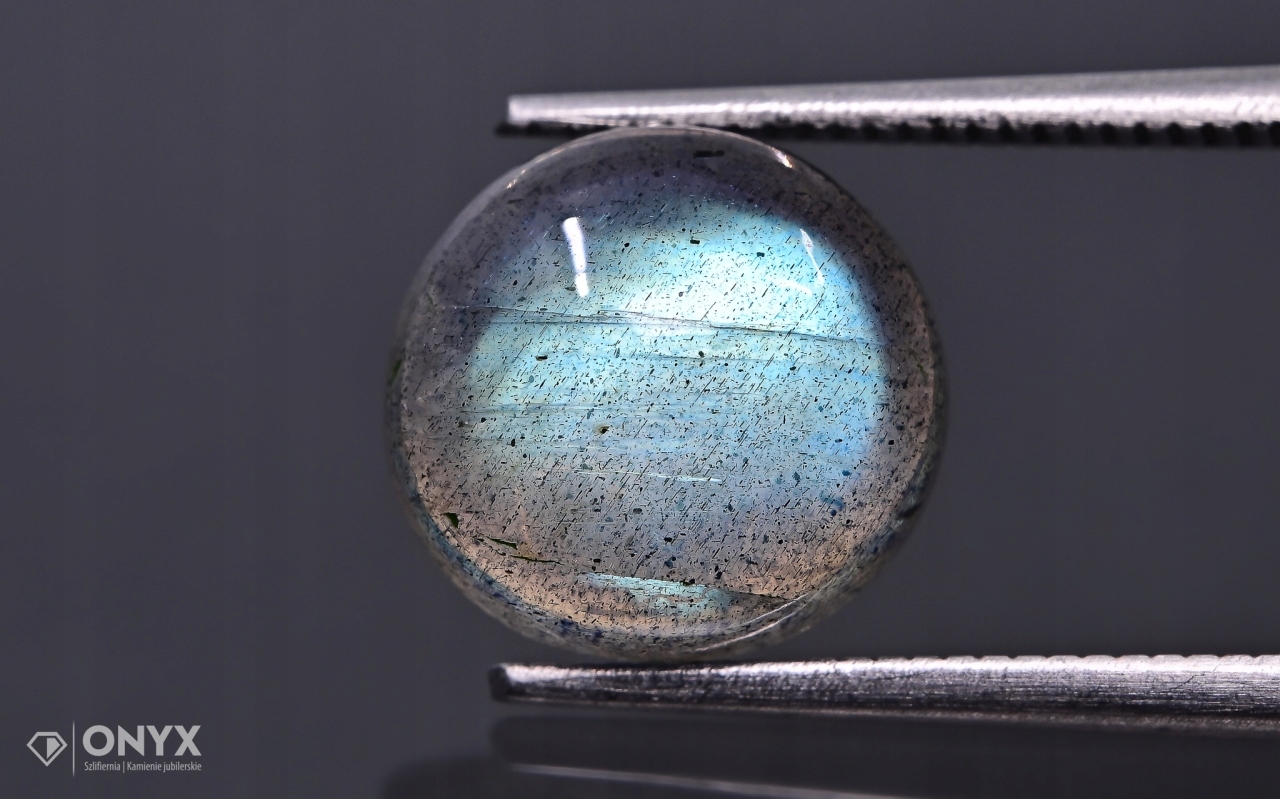 Labradorit kabošon A ovál 10x9,5 mm