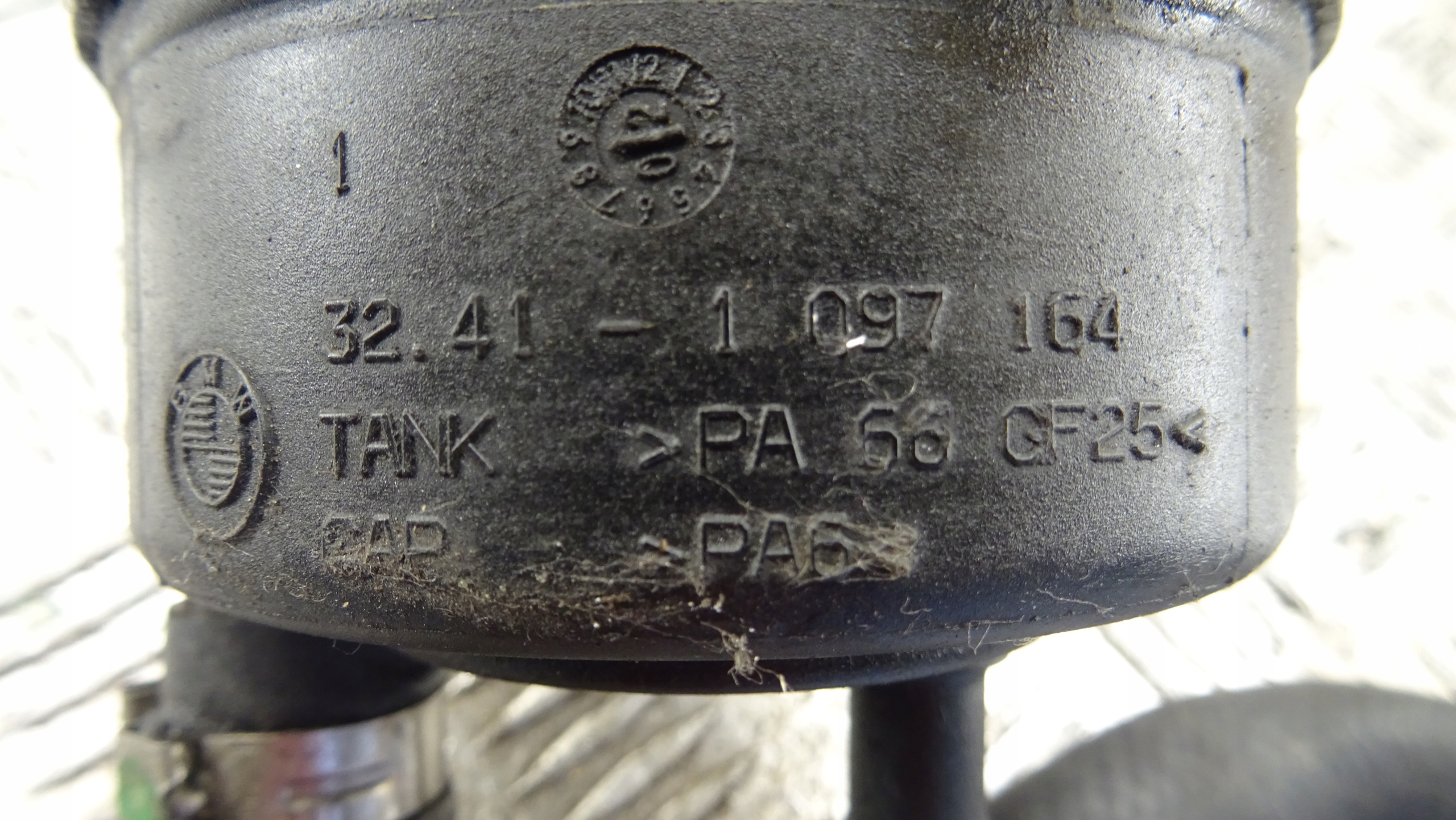 Servobehälter BMW E46 X5 32411097164 nr M184