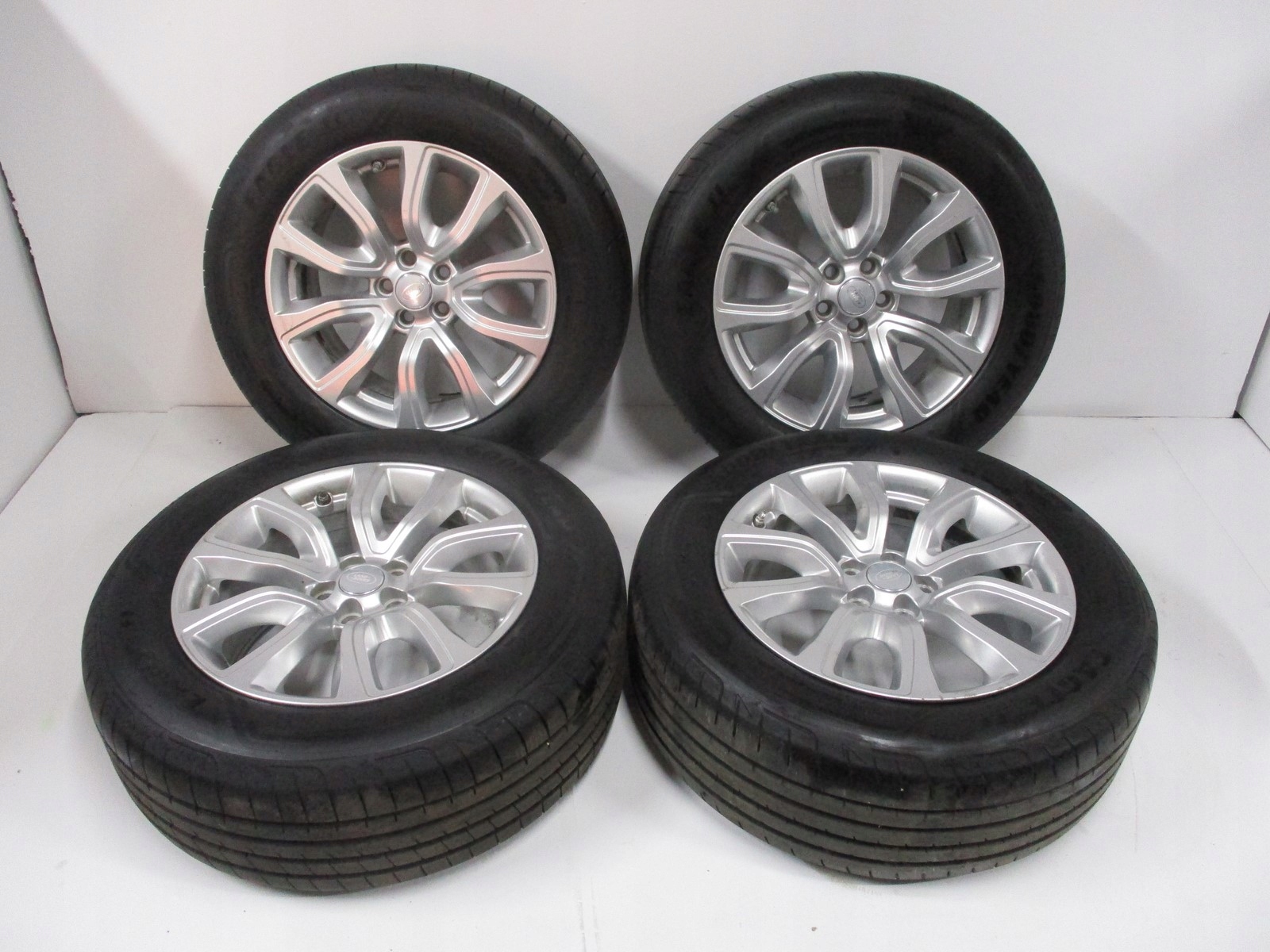 wheels discs tyres Range Rover Evoque R18 6 8 MM