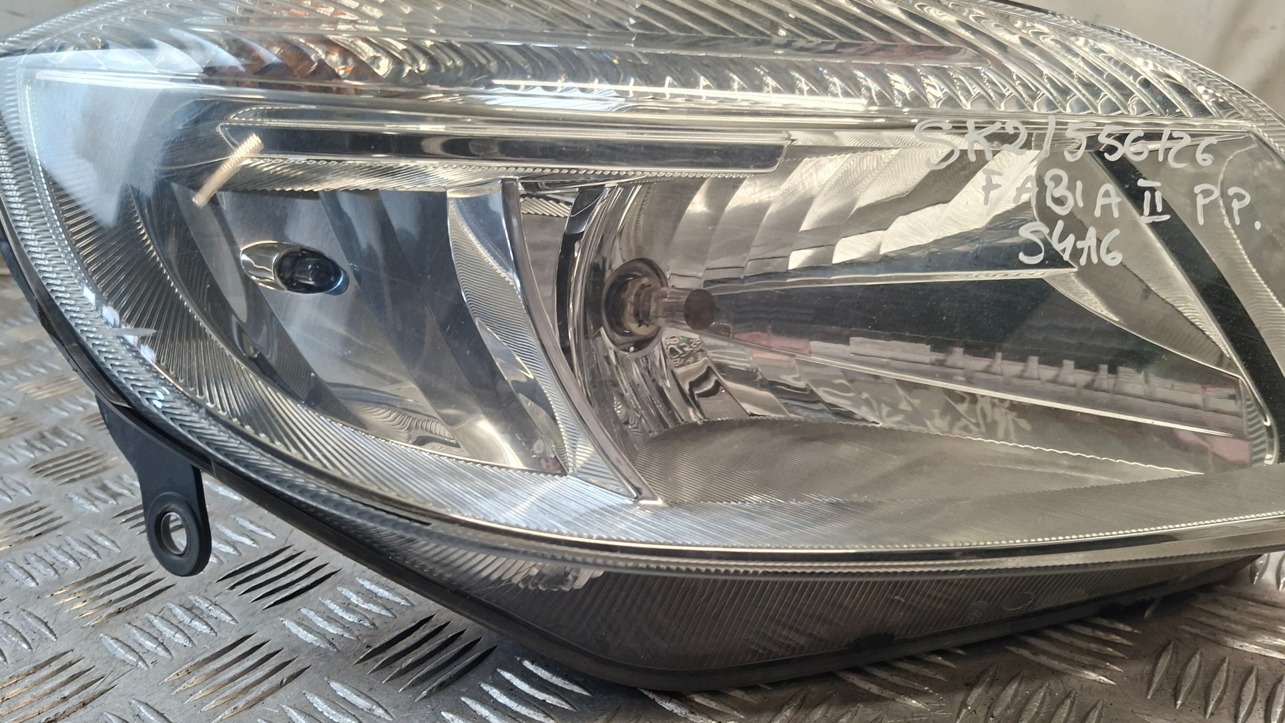 light right front SKODA FABIA II