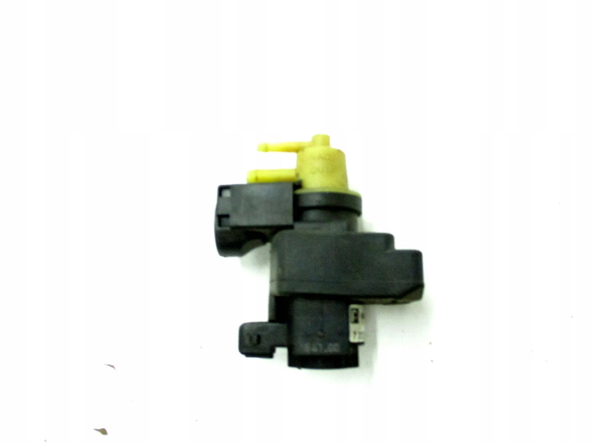 Trafic Laguna Vivaro 1.9 2.2 Zawór podciśnienia