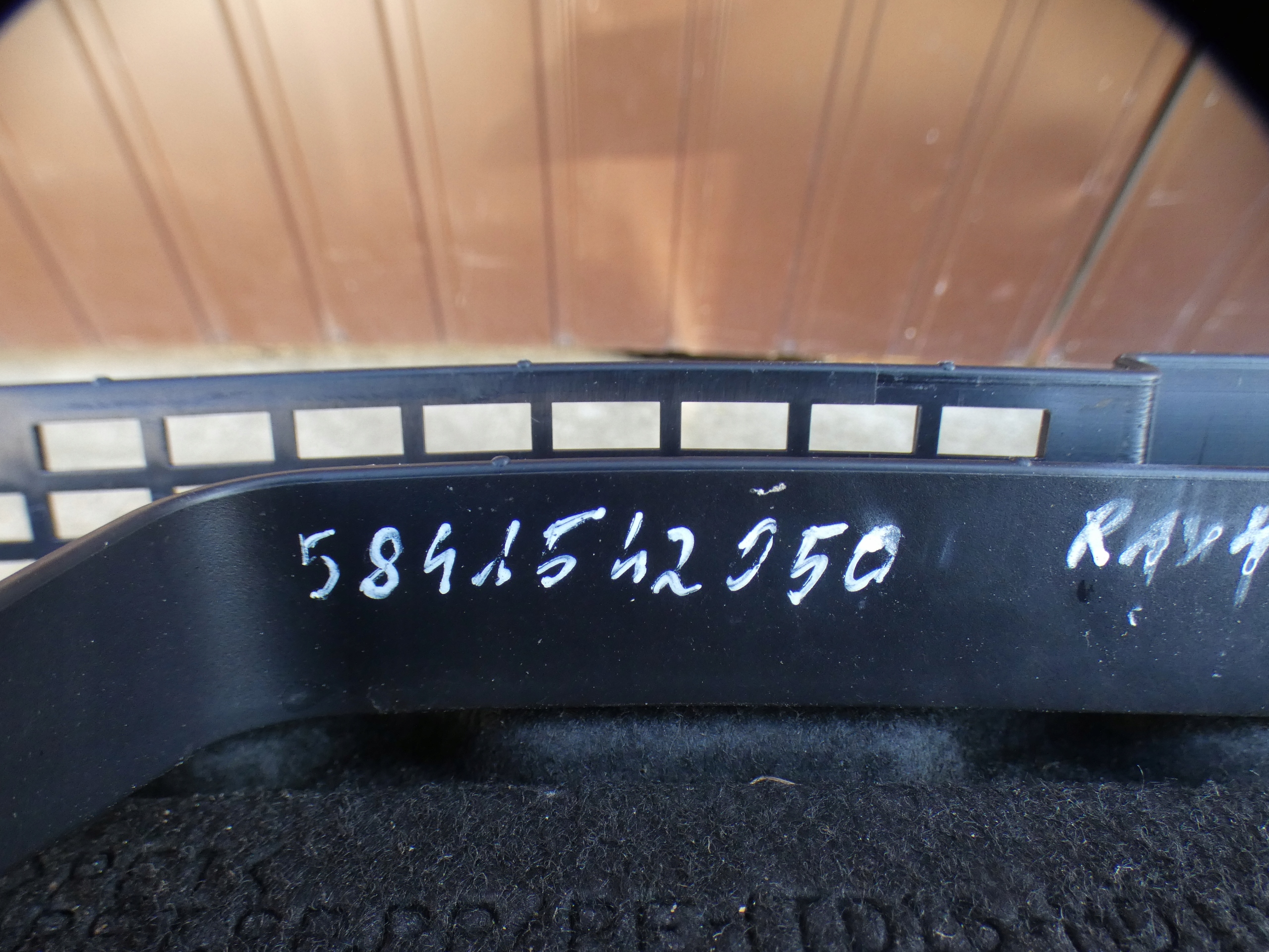 2017 Toyota RAV 4 (XA40) Przegroda boot 5841542050