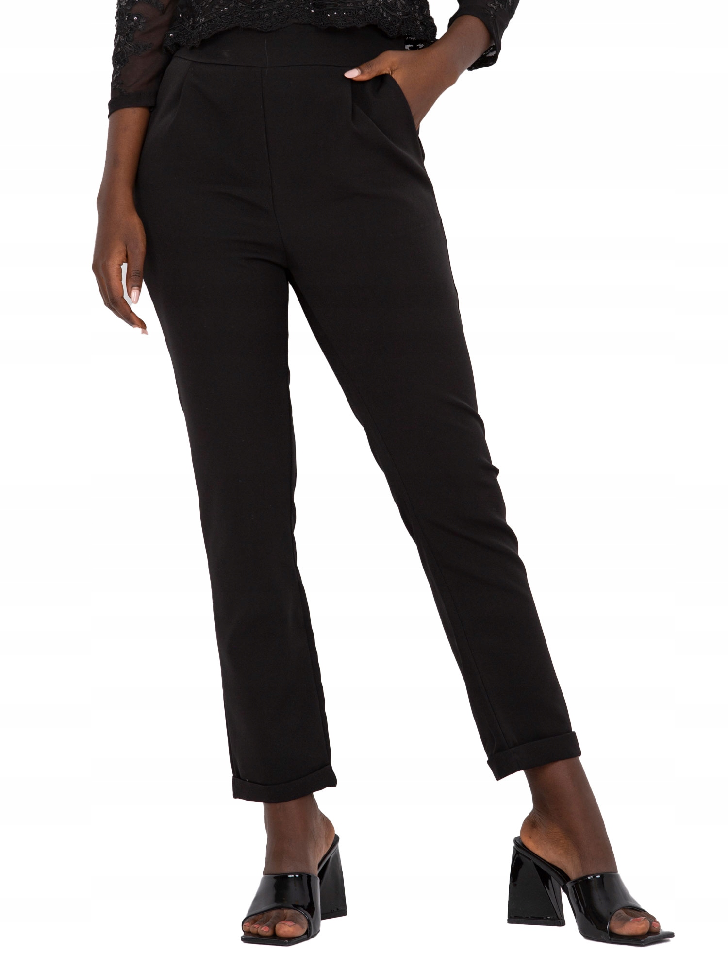 

Eleganckie Spodnie damskie Cygaretki - M