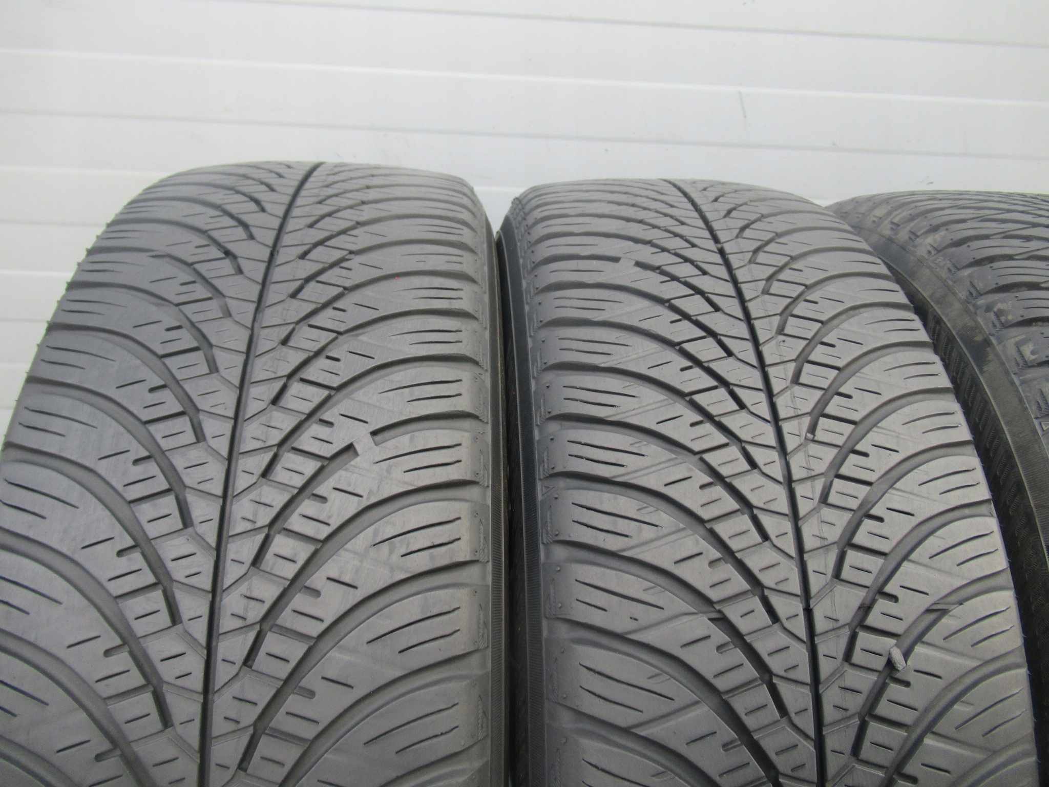 ALU+OPONY WIELOSEZON R16 SUZUKI SWIFT SPORT Otwór centralny (mm) 60,1