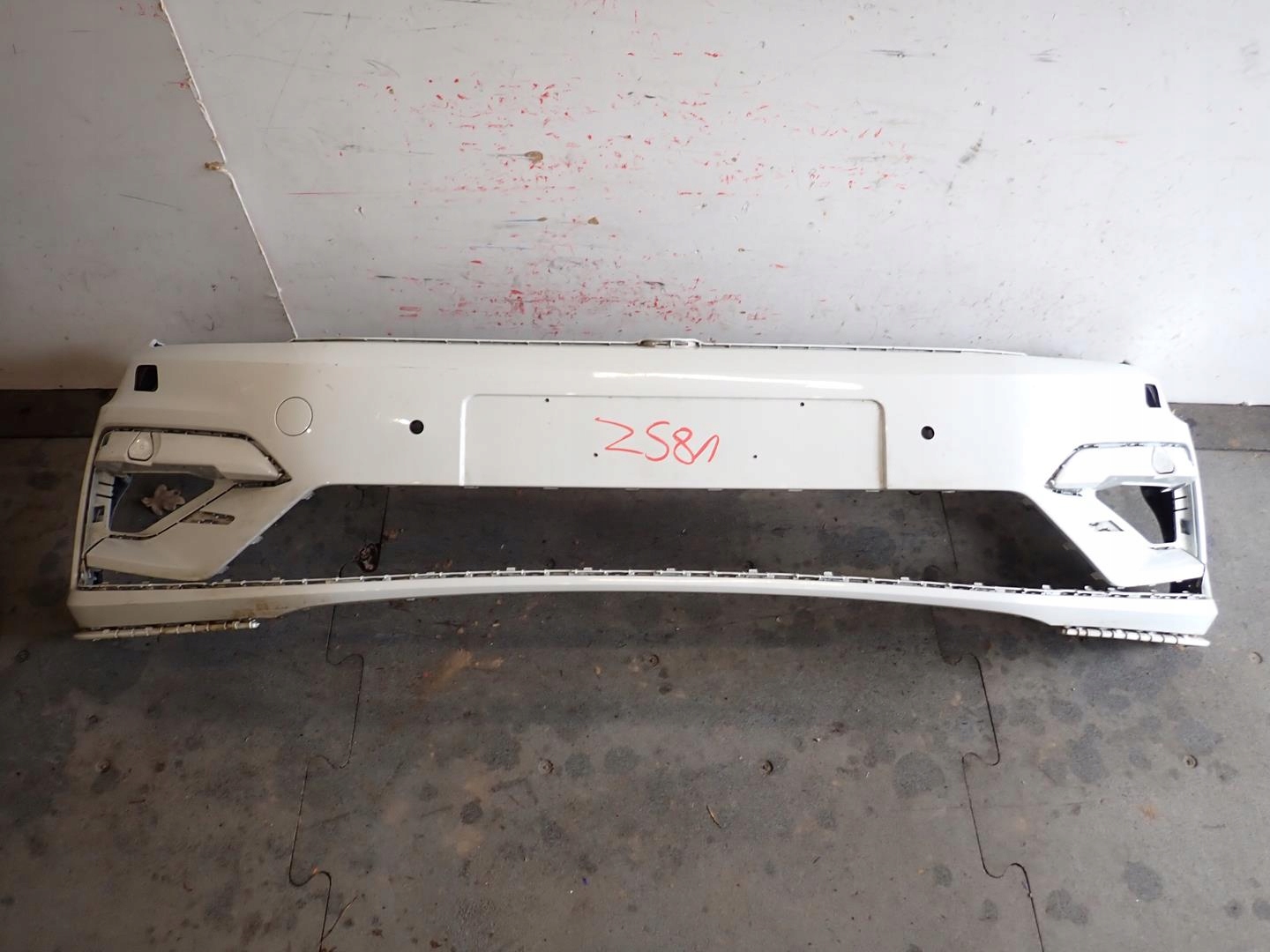 bumper front front VW TOURAN 2015- R-LINE 5TA807221M