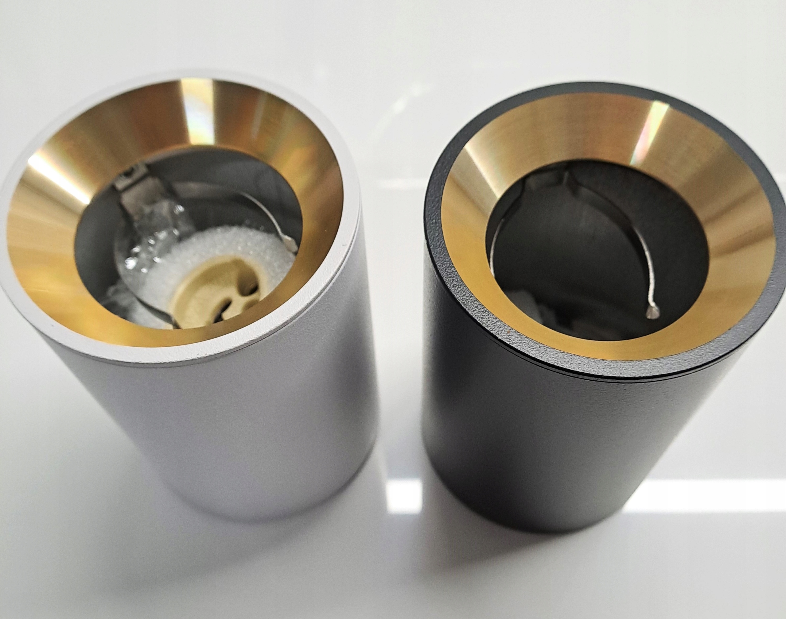 LAMPA SUFITOWA TUBA SPOT BIAŁO ZŁOTA MOŻNA LED Kolor biały