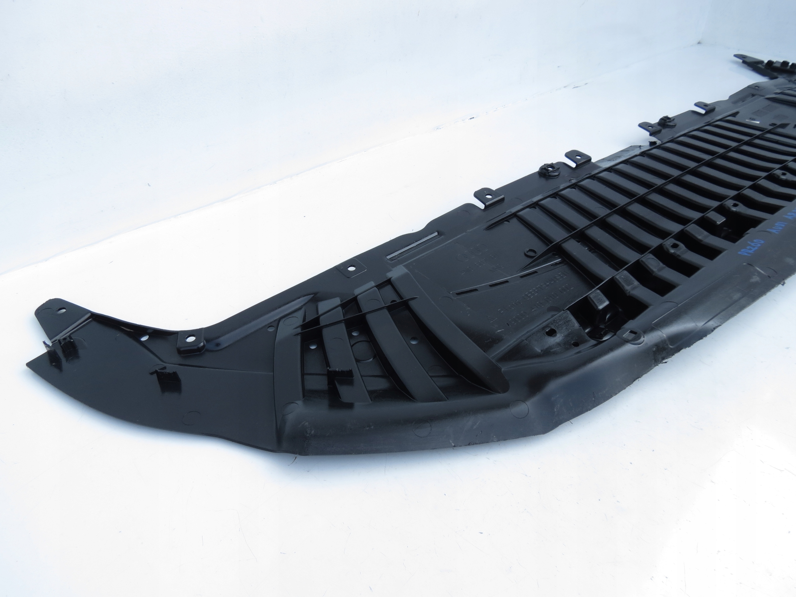 Blende Abdeckung abdeckung der Stoßstange untere vorne AUDI A8 D5 4N