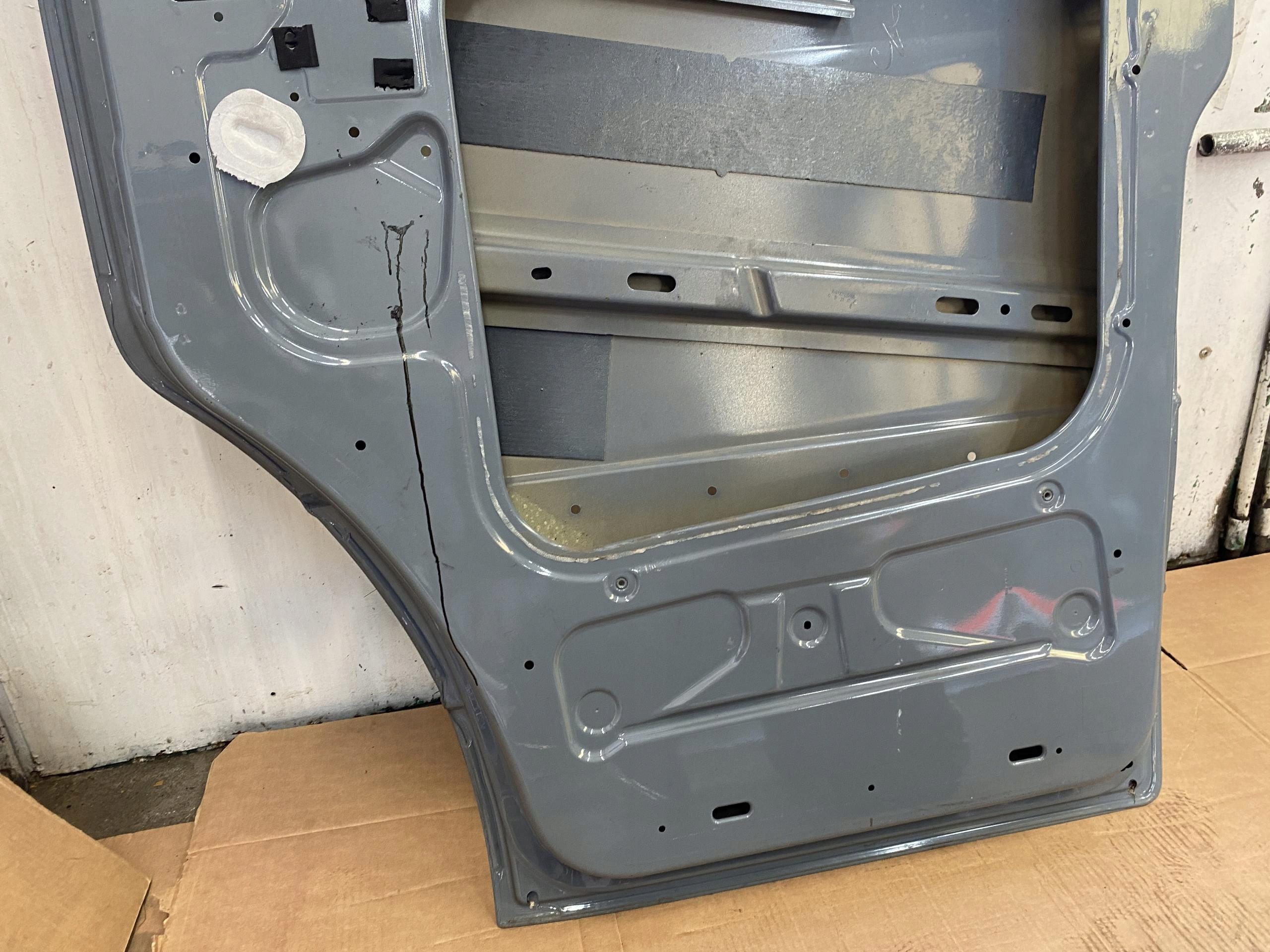 SPRINTER 907 910 17- door front right SZARE unprotected ORYGINALNE