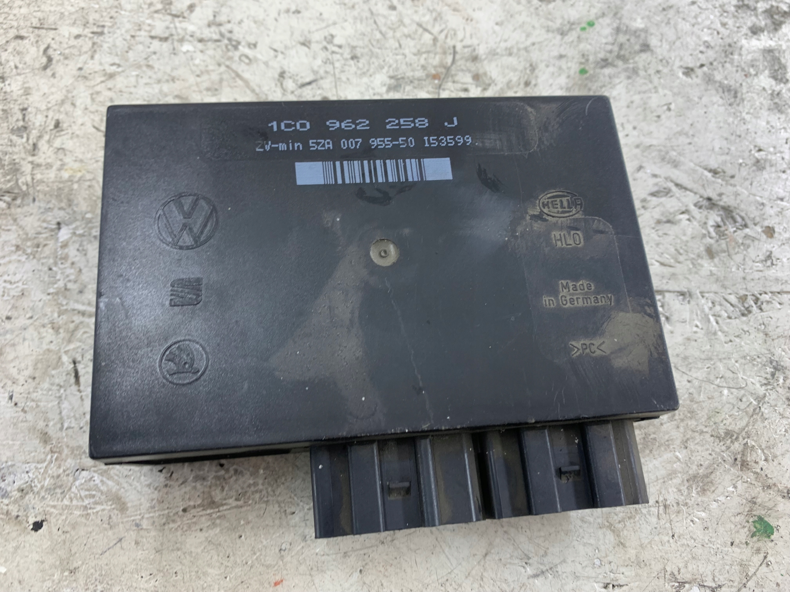 VW GOLF IV BORA OCTAVIA et Unité commande confort 1C0962258J